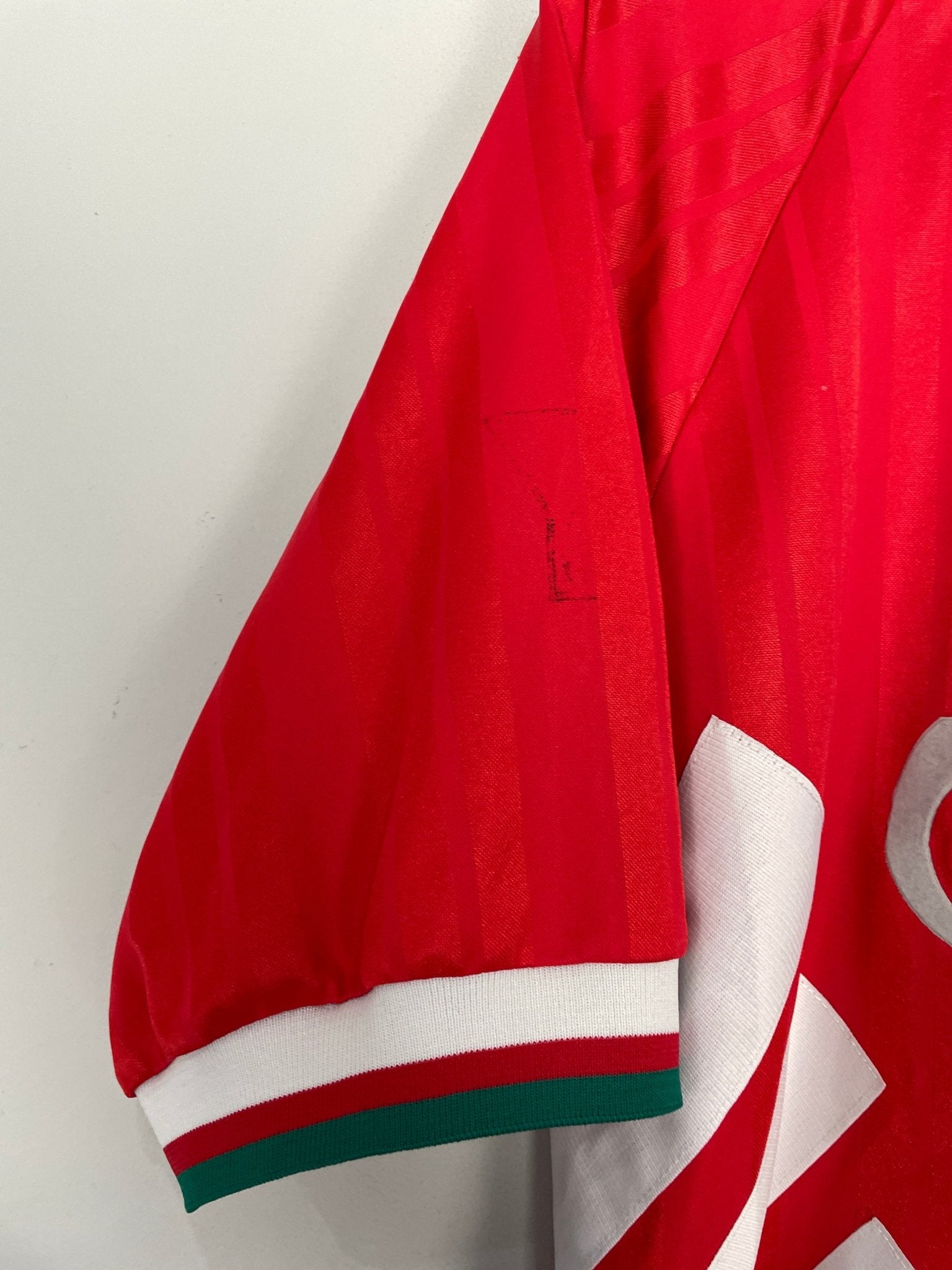 Shop 1993/95 LIVERPOOL HOME SHIRT (XL) ADIDAS, classic football shirts, vintage football shirts & retro soccer jerseys at Cult Kits