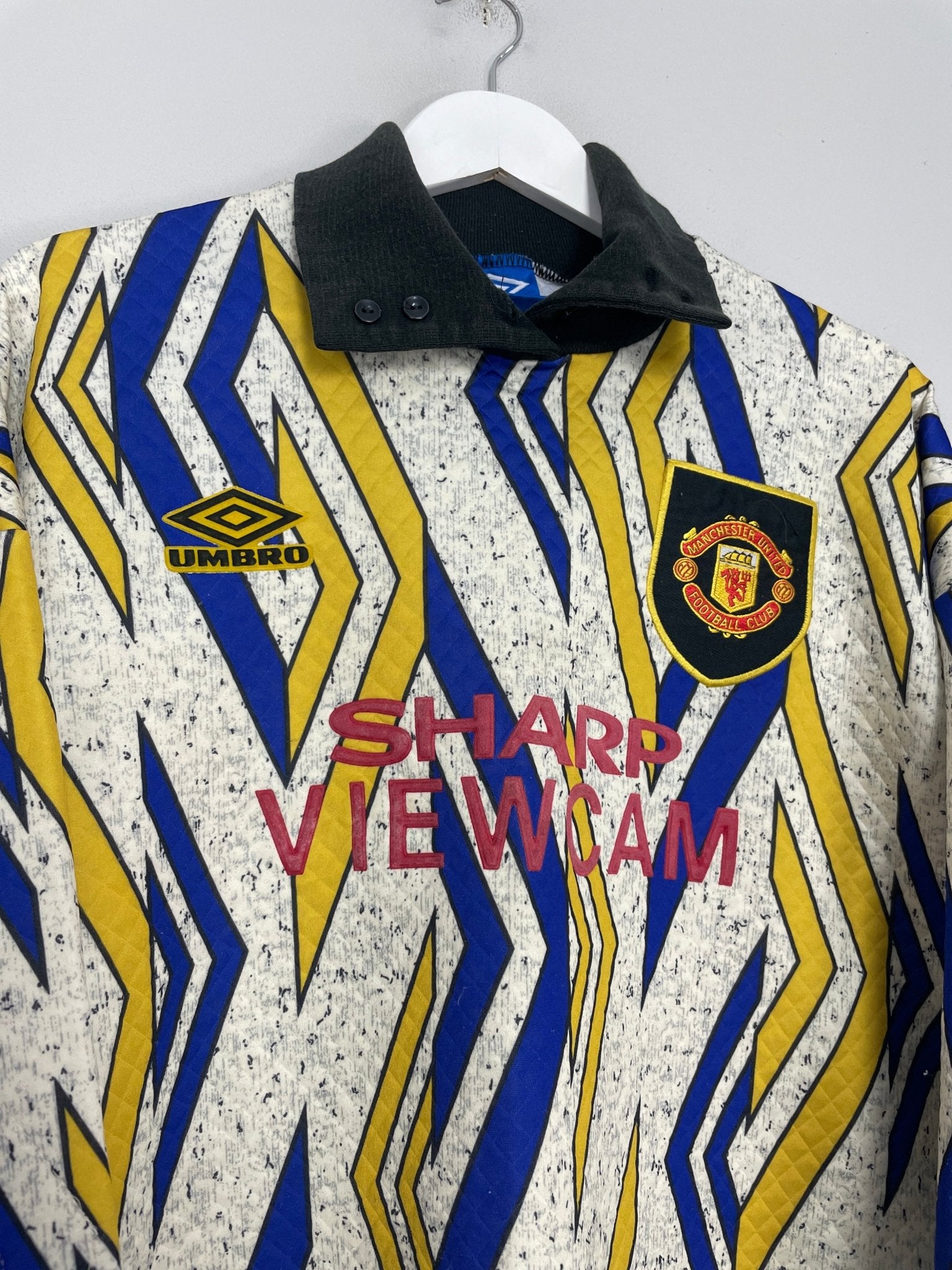 Shop 1993/95 MANCHESTER UNITED GK SHIRT (L) UMBRO, classic football shirts, vintage football shirts & retro soccer jerseys at Cult Kits