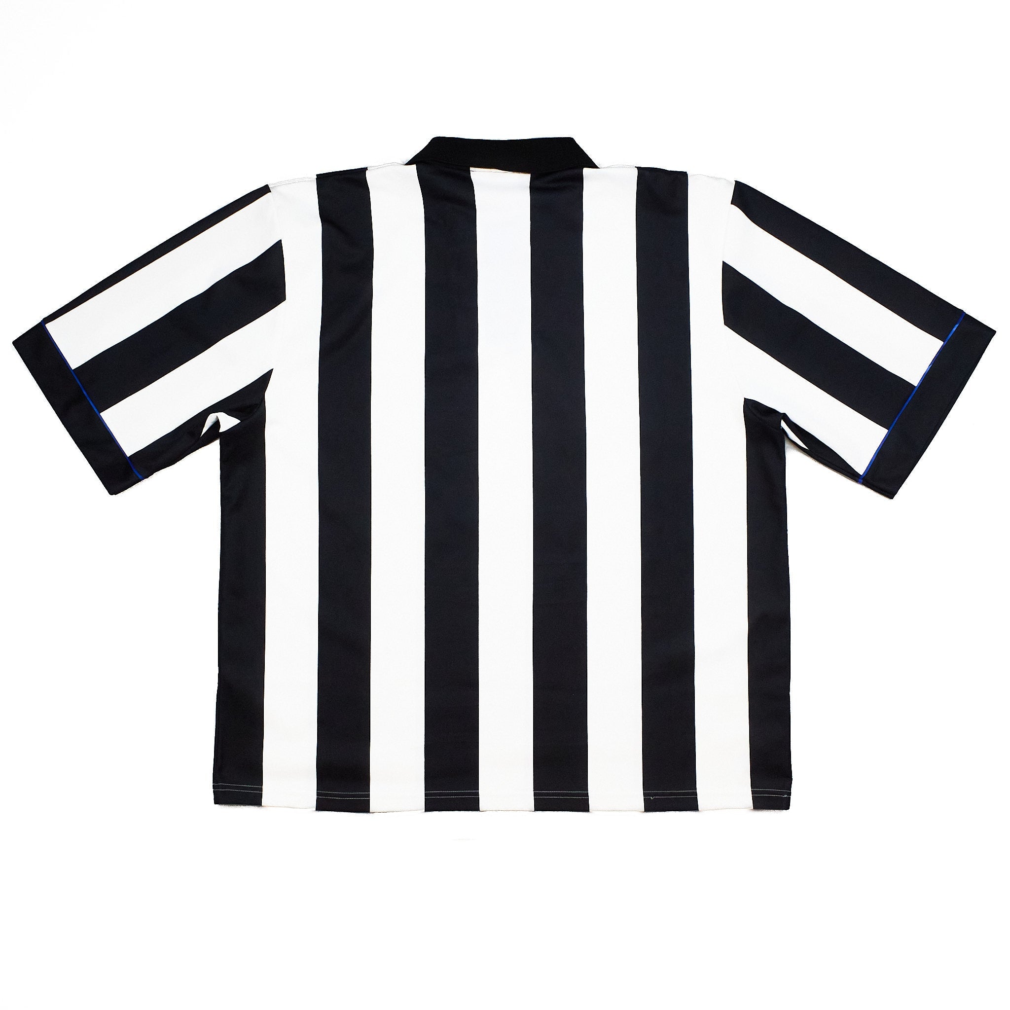 Buy 1993/95 Newcastle United Home Shirt (XXL) Asics ~ Free worldwide shipping ~ Authentic Vintage Football Shirts from Cult Kits