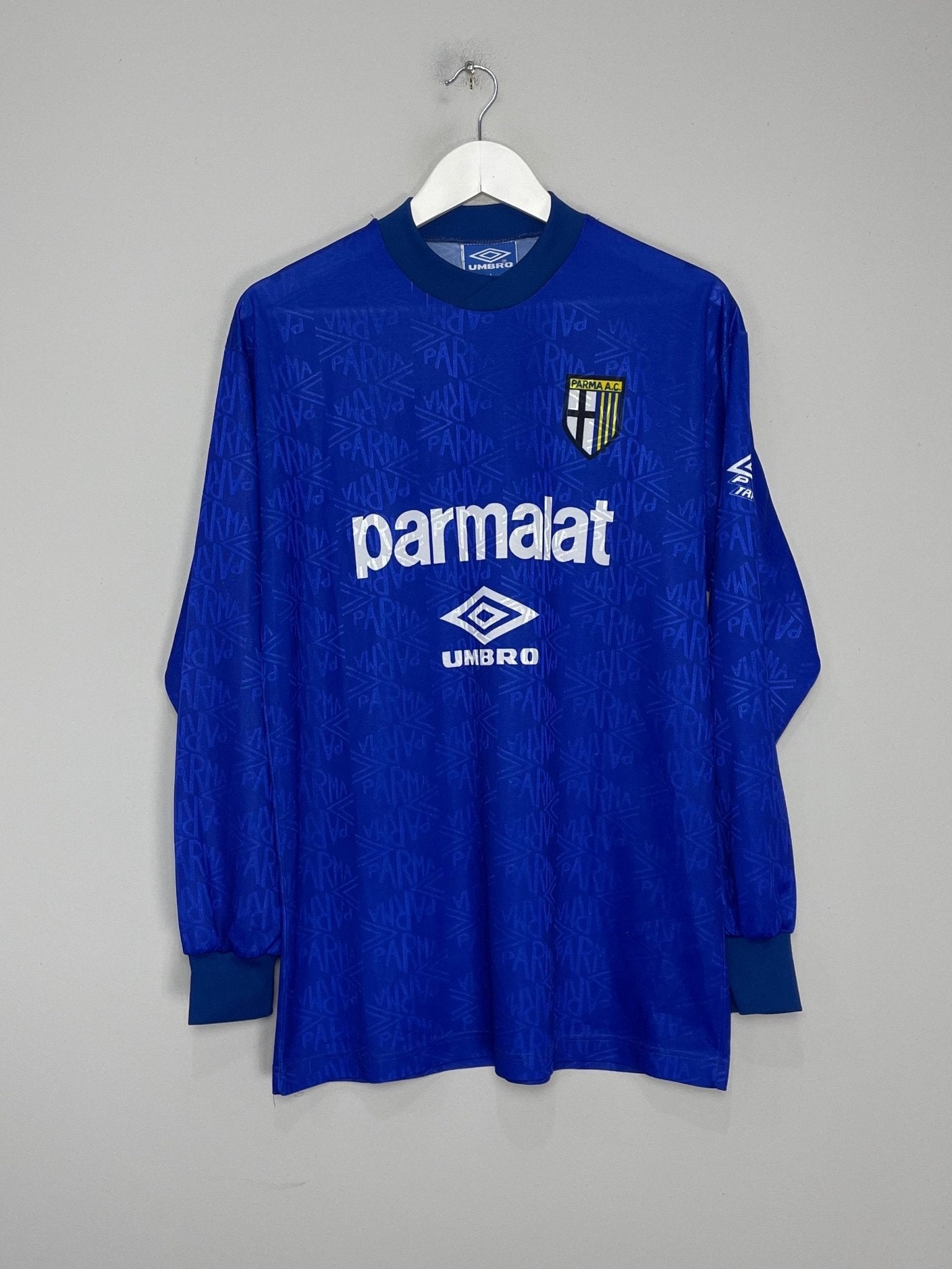 Shop 1993/95 PARMA TRAINING SHIRT (L) UMBRO, classic football shirts, vintage football shirts & retro soccer jerseys at Cult Kits