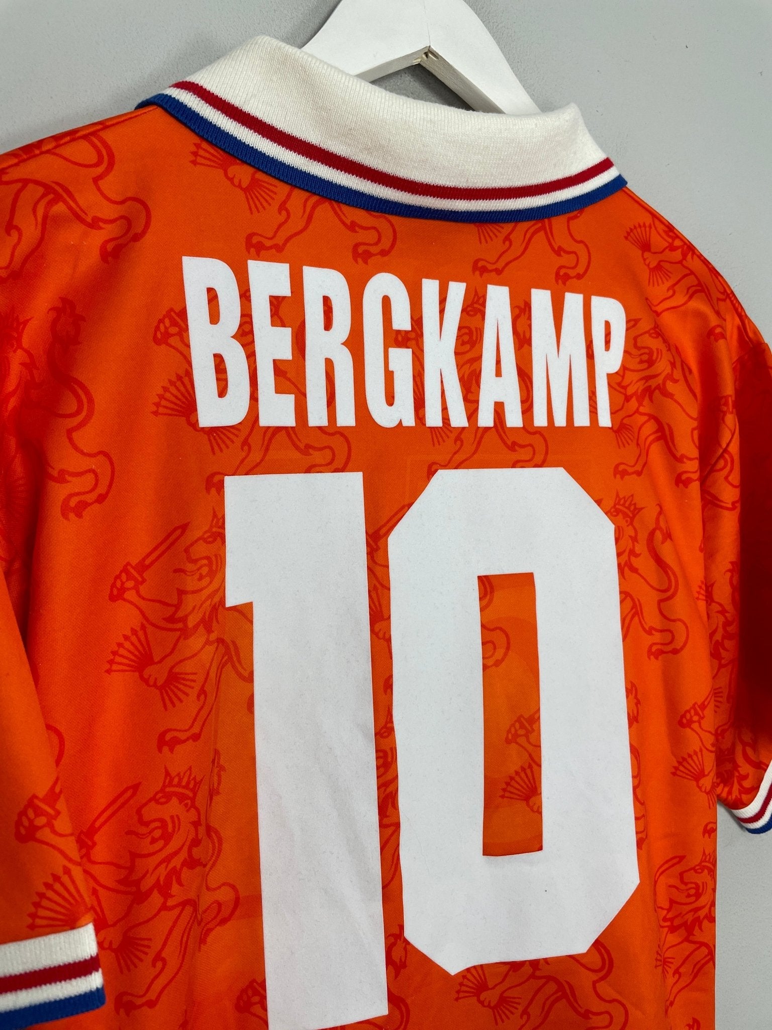 Shop 1994 NETHERLANDS BERGKAMP #10 HOME SHIRT (L) LOTTO, classic football shirts, vintage football shirts & retro soccer jerseys at Cult Kits