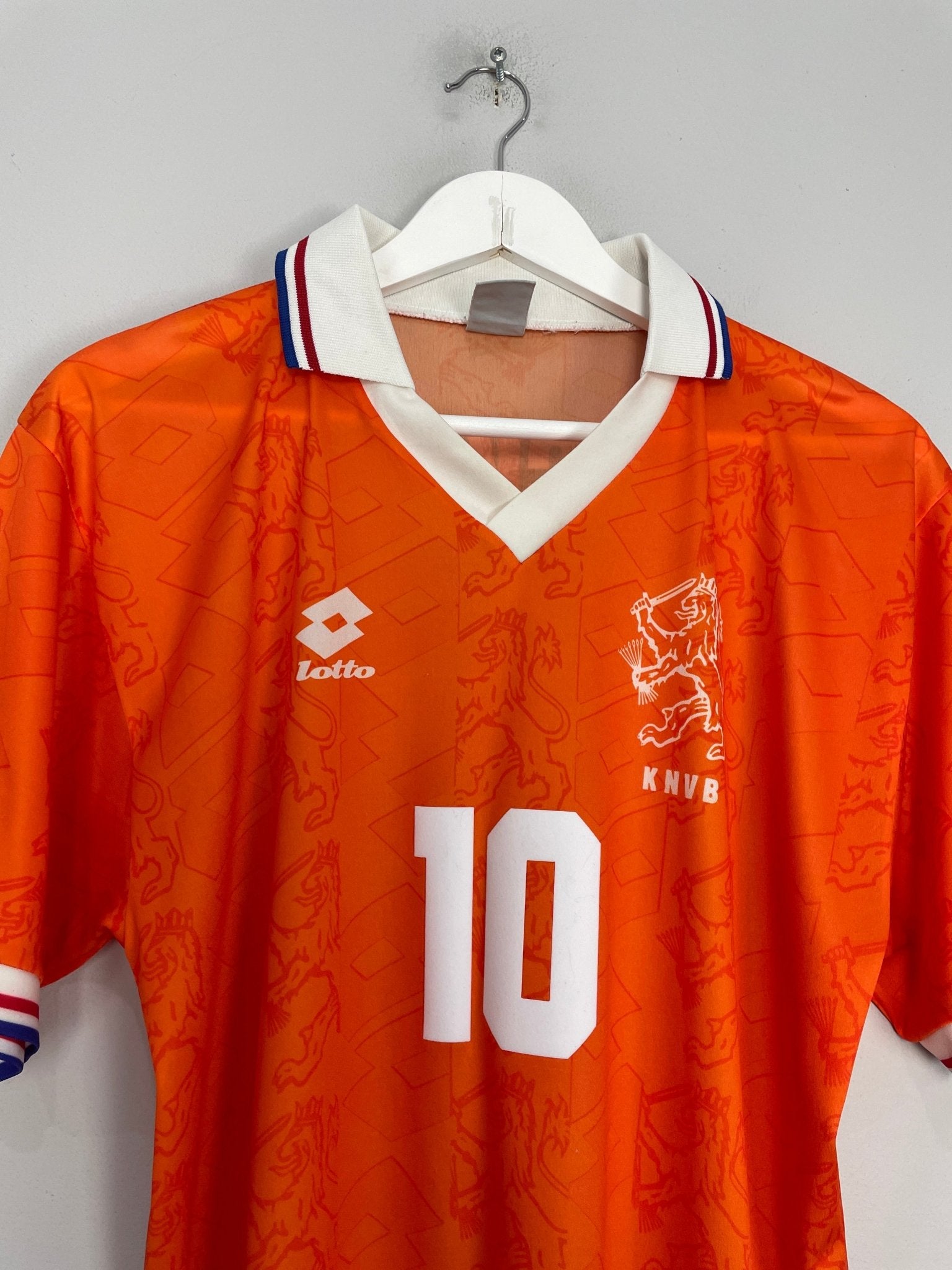 Shop 1994 NETHERLANDS BERGKAMP #10 HOME SHIRT (M) LOTTO, classic football shirts, vintage football shirts & retro soccer jerseys at Cult Kits