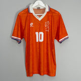 Shop 1994 NETHERLANDS BERGKAMP #10 HOME SHIRT (M) LOTTO, classic football shirts, vintage football shirts & retro soccer jerseys at Cult Kits