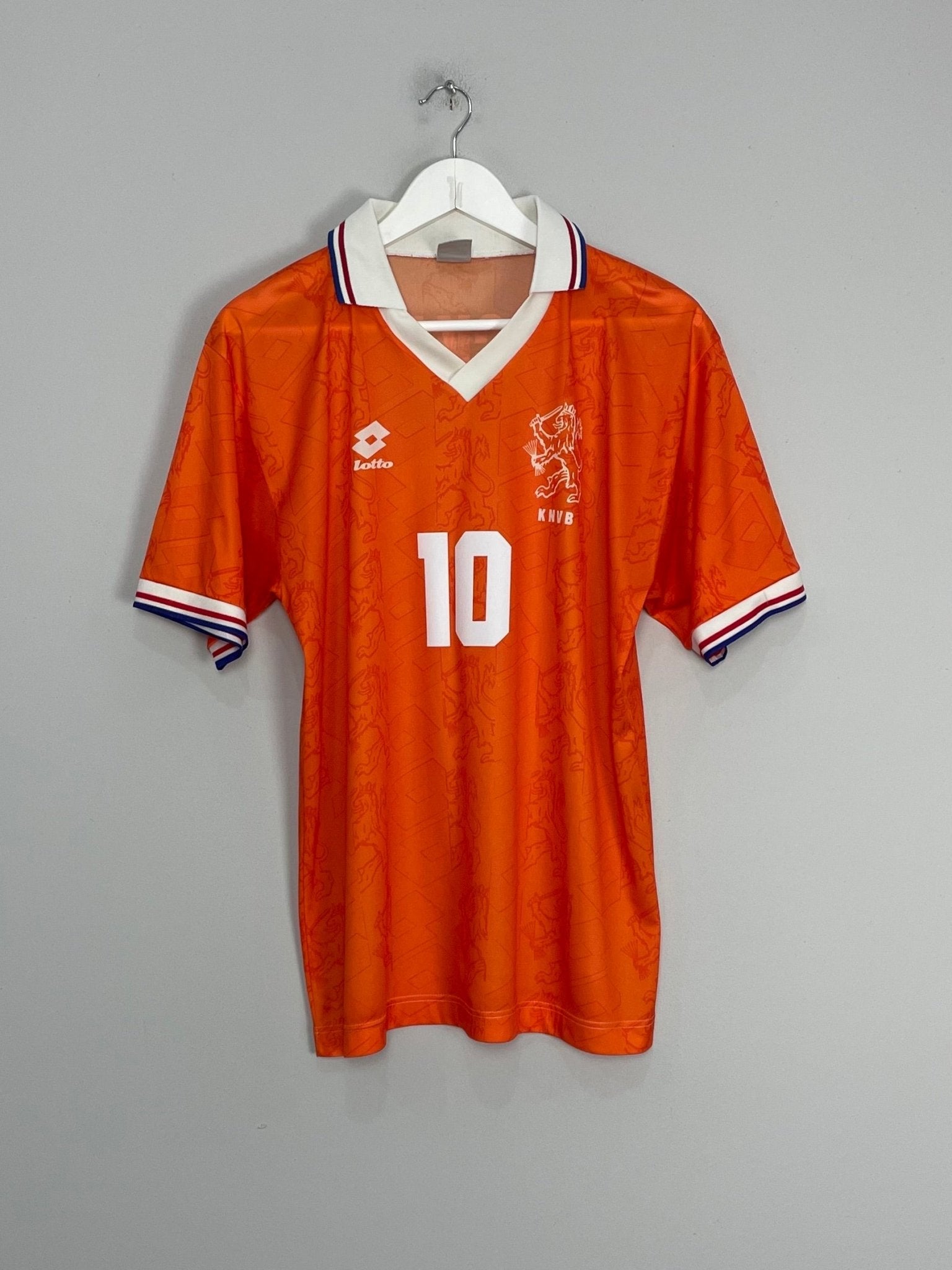 Shop 1994 NETHERLANDS BERGKAMP #10 HOME SHIRT (M) LOTTO, classic football shirts, vintage football shirts & retro soccer jerseys at Cult Kits