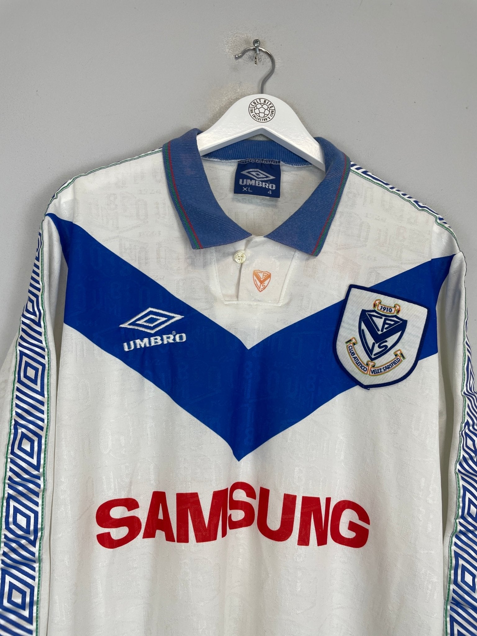 Shop 1994 VELEZ SARSFIELD L/S HOME SHIRT (XL) UMBRO, classic football shirts, vintage football shirts & retro soccer jerseys at Cult Kits