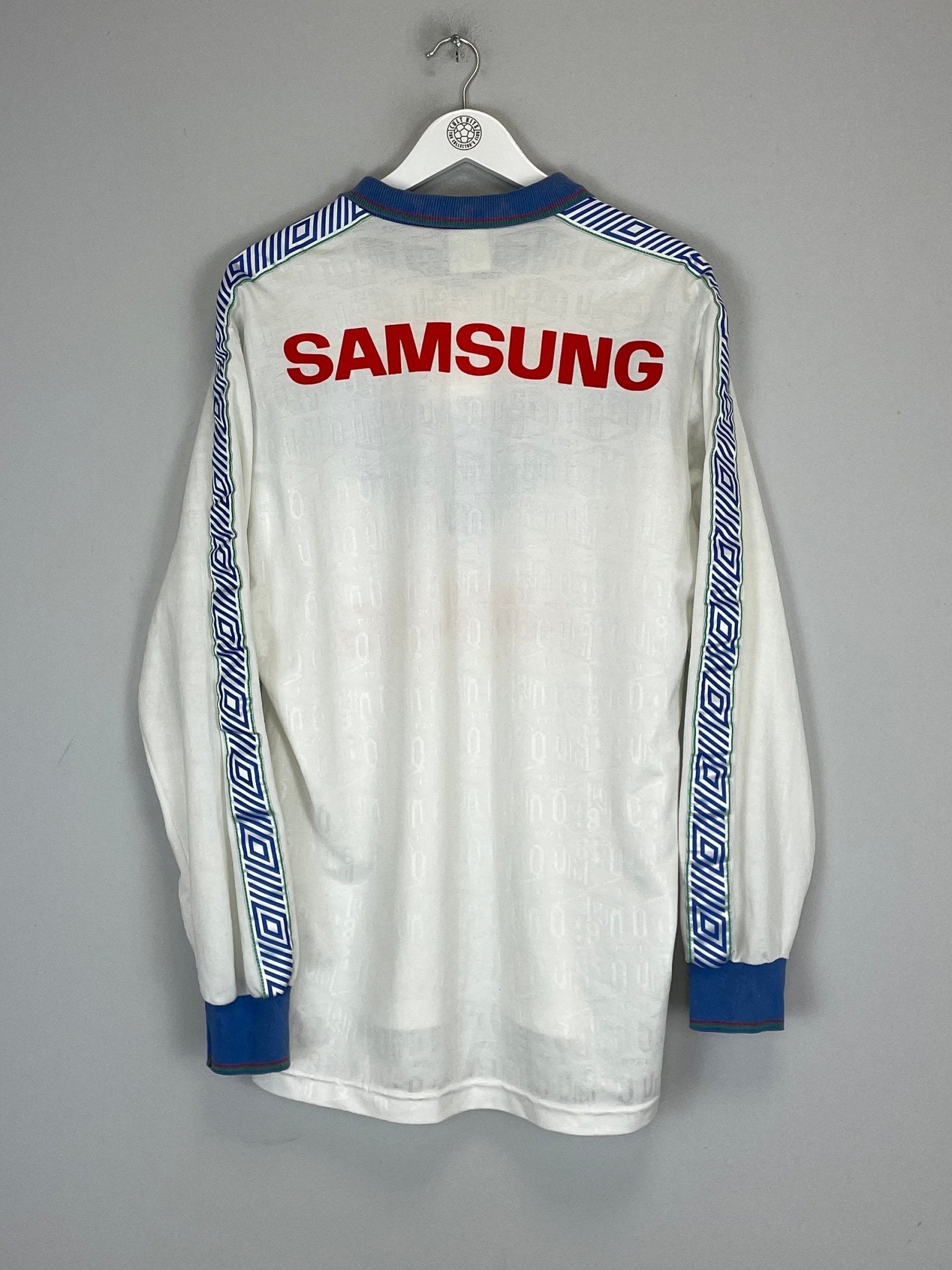 Shop 1994 VELEZ SARSFIELD L/S HOME SHIRT (XL) UMBRO, classic football shirts, vintage football shirts & retro soccer jerseys at Cult Kits