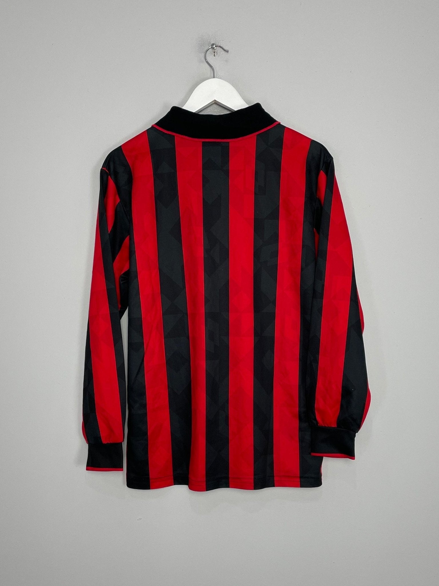 Shop 1994/95 AC MILAN L/S HOME SHIRT (M) LOTTO, classic football shirts, vintage football shirts & retro soccer jerseys at Cult Kits