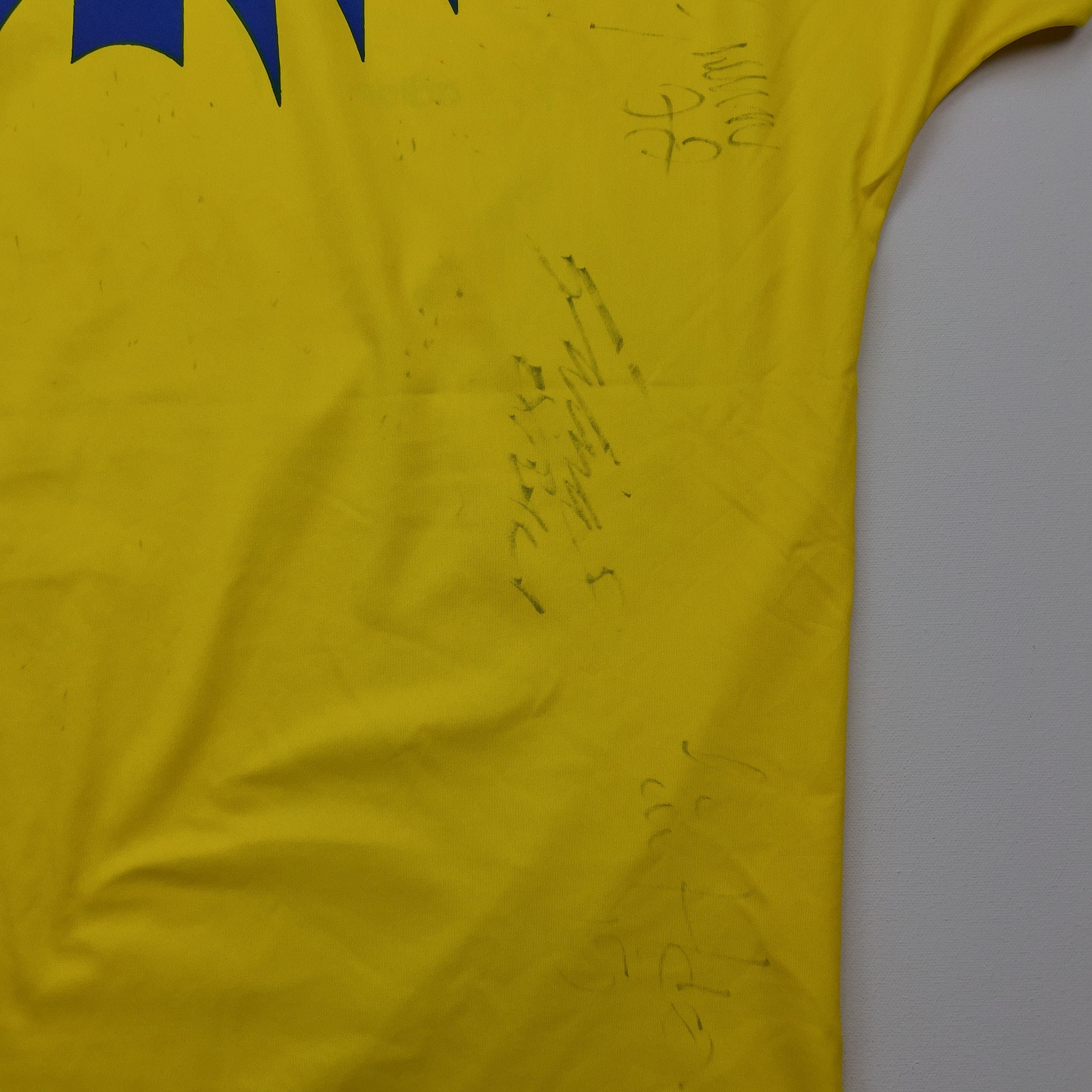 Buy 1994/95 Club America *Signed* Home Shirt (L) Adidas ~ Free worldwide shipping available ~ Authentic Vintage Football Shirts from Cult Kits
