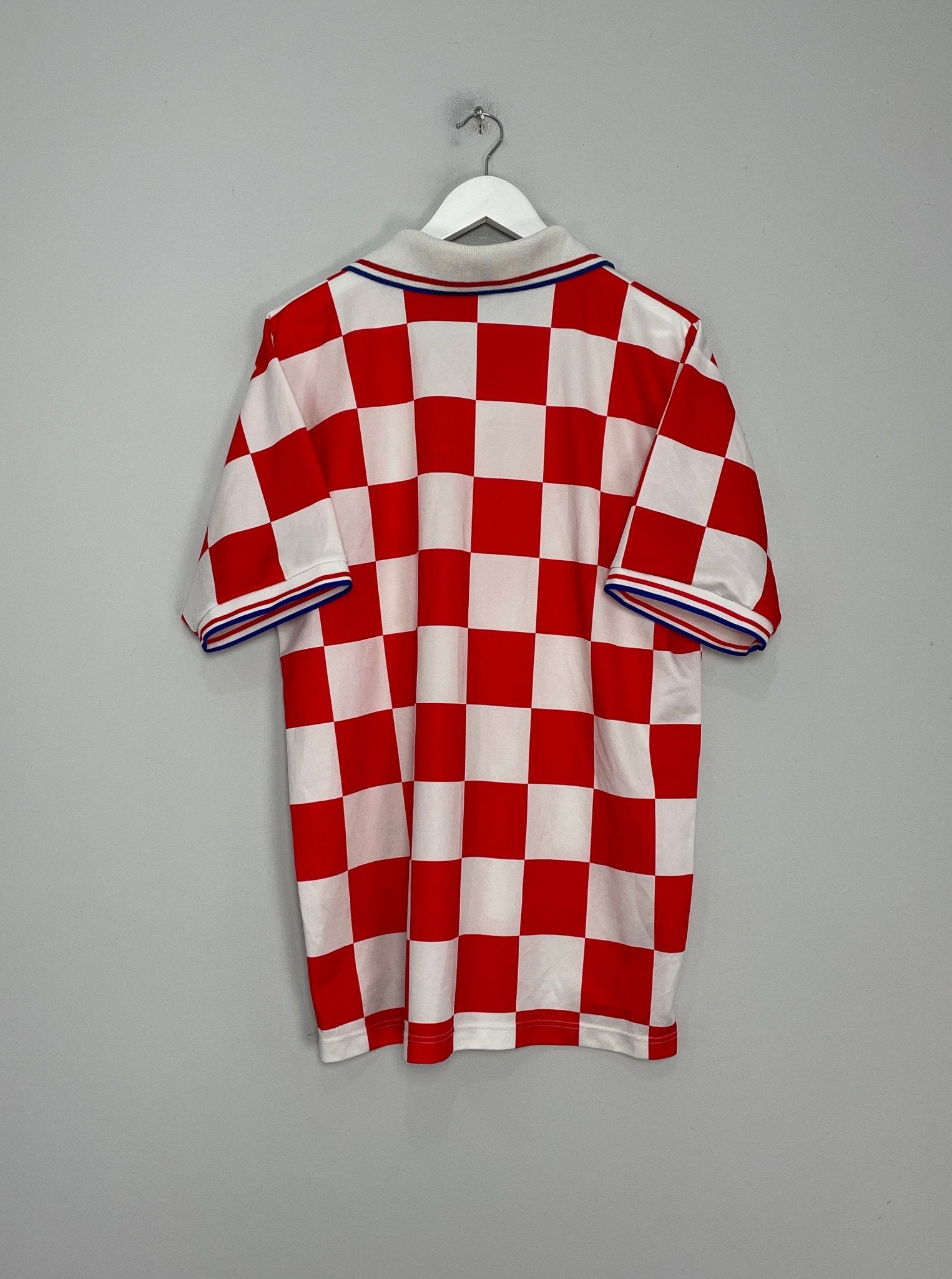 Shop 1994/95 CROATIA HOME SHIRT (XL) LOTTO, classic football shirts, vintage football shirts & retro soccer jerseys at Cult Kits