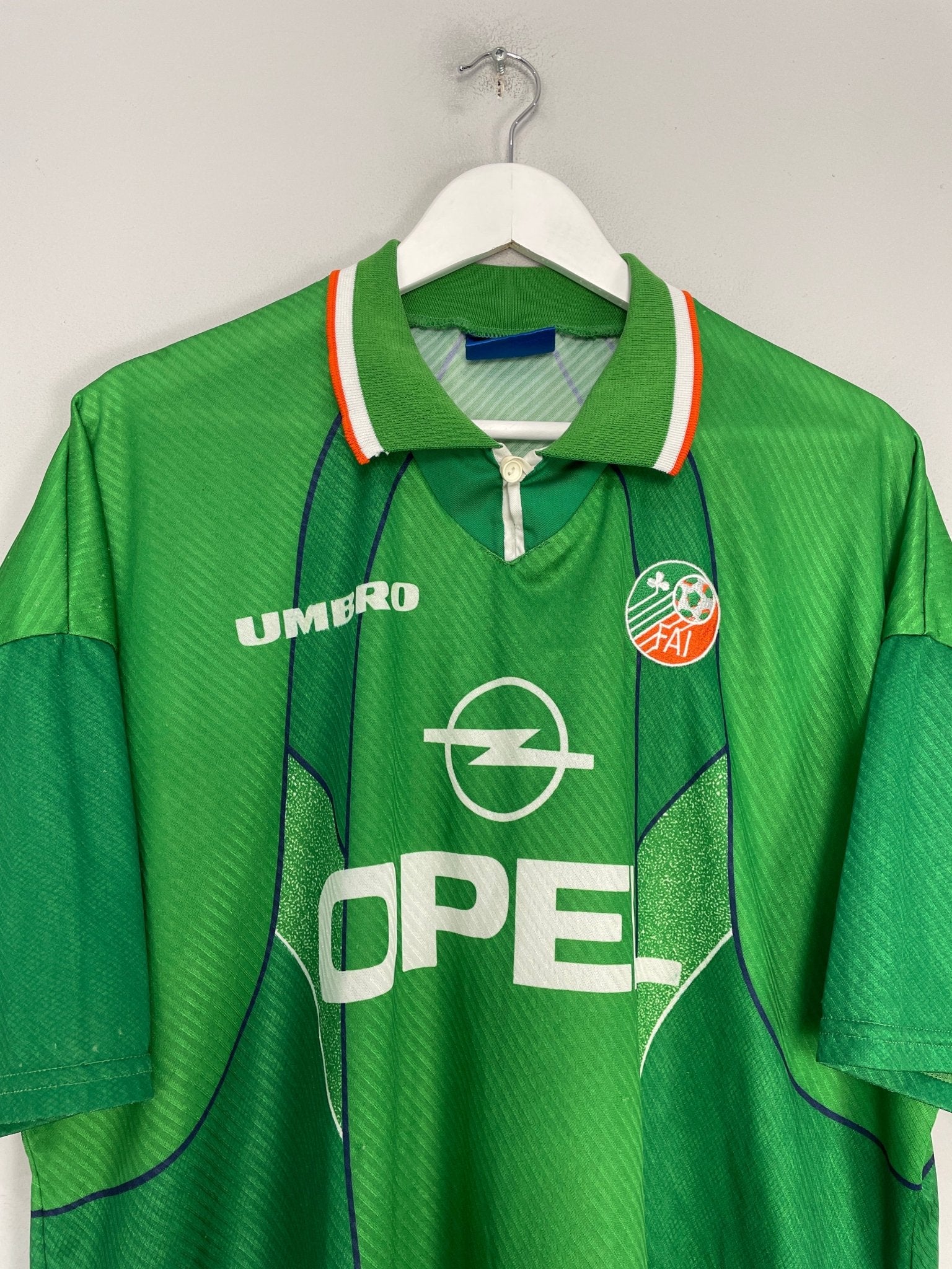 Shop 1994/95 IRELAND HOME SHIRT (XXL) UMBRO, classic football shirts, vintage football shirts & retro soccer jerseys at Cult Kits