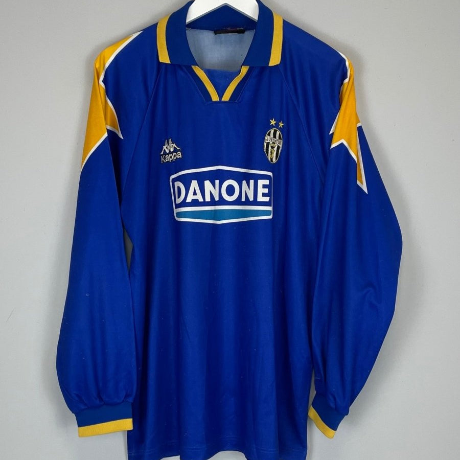 1994/95 JUVENTUS AWAY SHIRT (XL) KAPPA - Cult Kits - XL - Buy Vintage Football Shirts, Authentic Retro Football Shirts For Sale, Classic Football Shirts & Soccer Jersey
