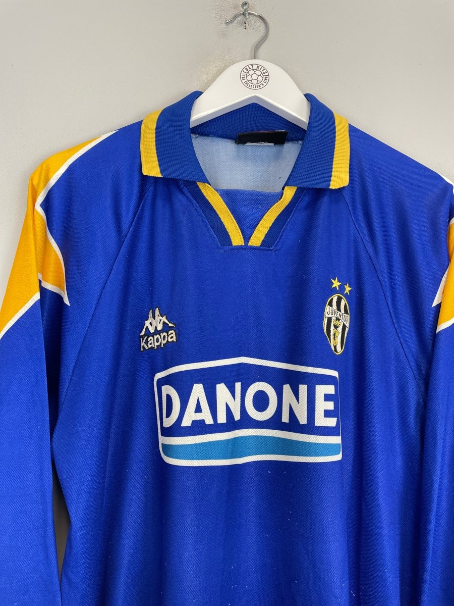 1994/95 JUVENTUS AWAY SHIRT (XL) KAPPA - Cult Kits - XL - Buy Vintage Football Shirts, Authentic Retro Football Shirts For Sale, Classic Football Shirts & Soccer Jersey