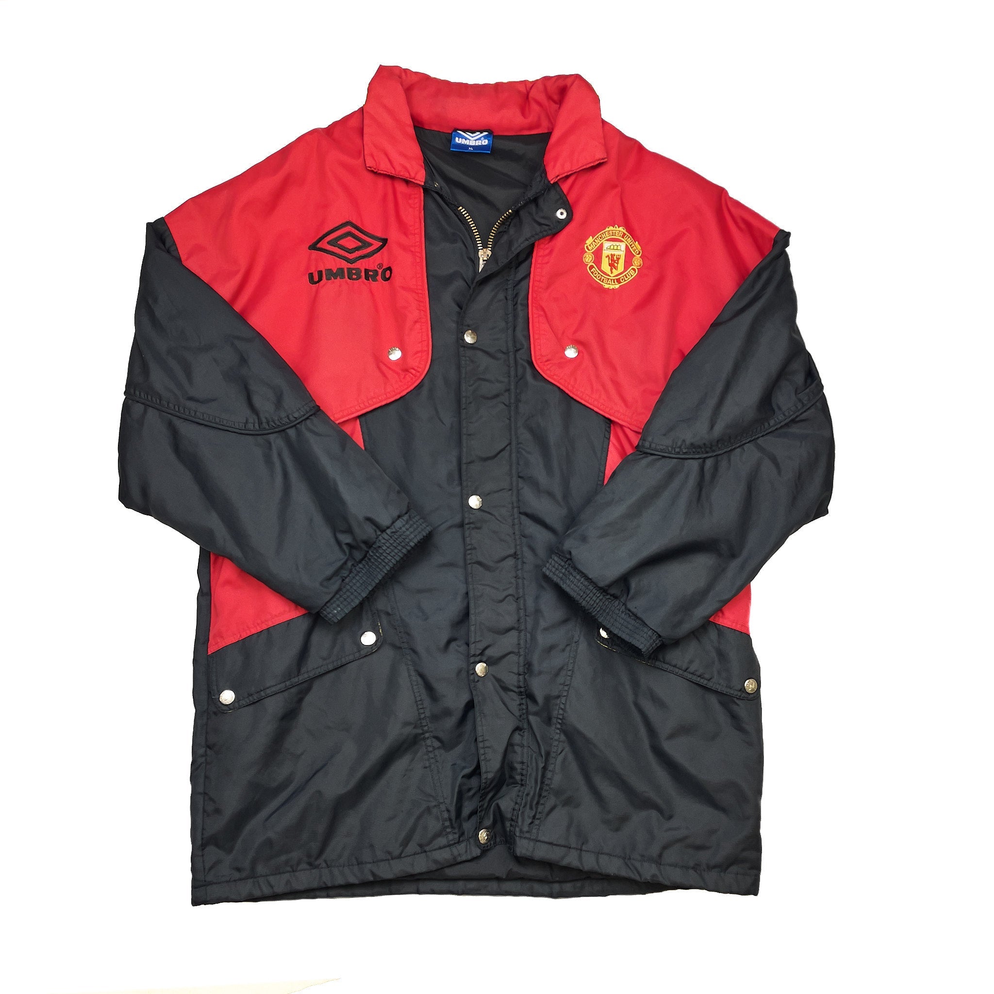 Buy 1994/95 Manchester United Bench Coat (XL) Umbro ~ Free worldwide shipping ~ Authentic Vintage Football Shirts from Cult Kits