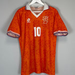 Shop 1994/95 NETHERLANDS BERGKAMP #10 HOME SHIRT (M) LOTTO, classic football shirts, vintage football shirts & retro soccer jerseys at Cult Kits