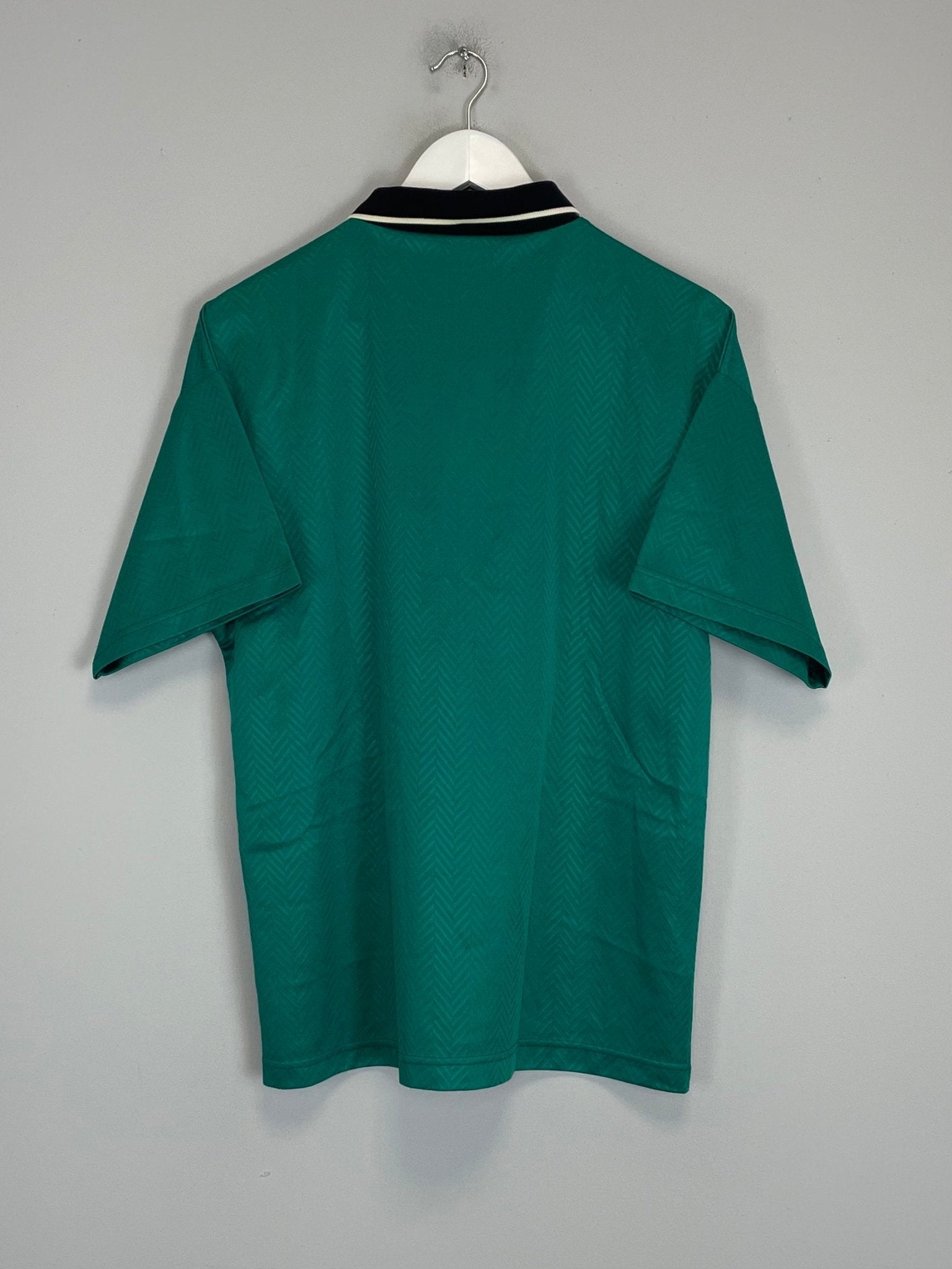 Shop 1994/95 REAL BETIS AWAY SHIRT (M) UMBRO, classic football shirts, vintage football shirts & retro soccer jerseys at Cult Kits