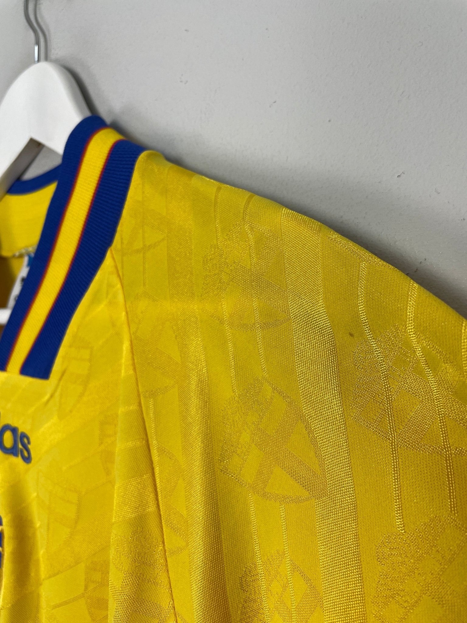 Shop 1994/95 SWEDEN LARSSON #7 HOME SHIRT (L) ADIDAS, classic football shirts, vintage football shirts & retro soccer jerseys at Cult Kits