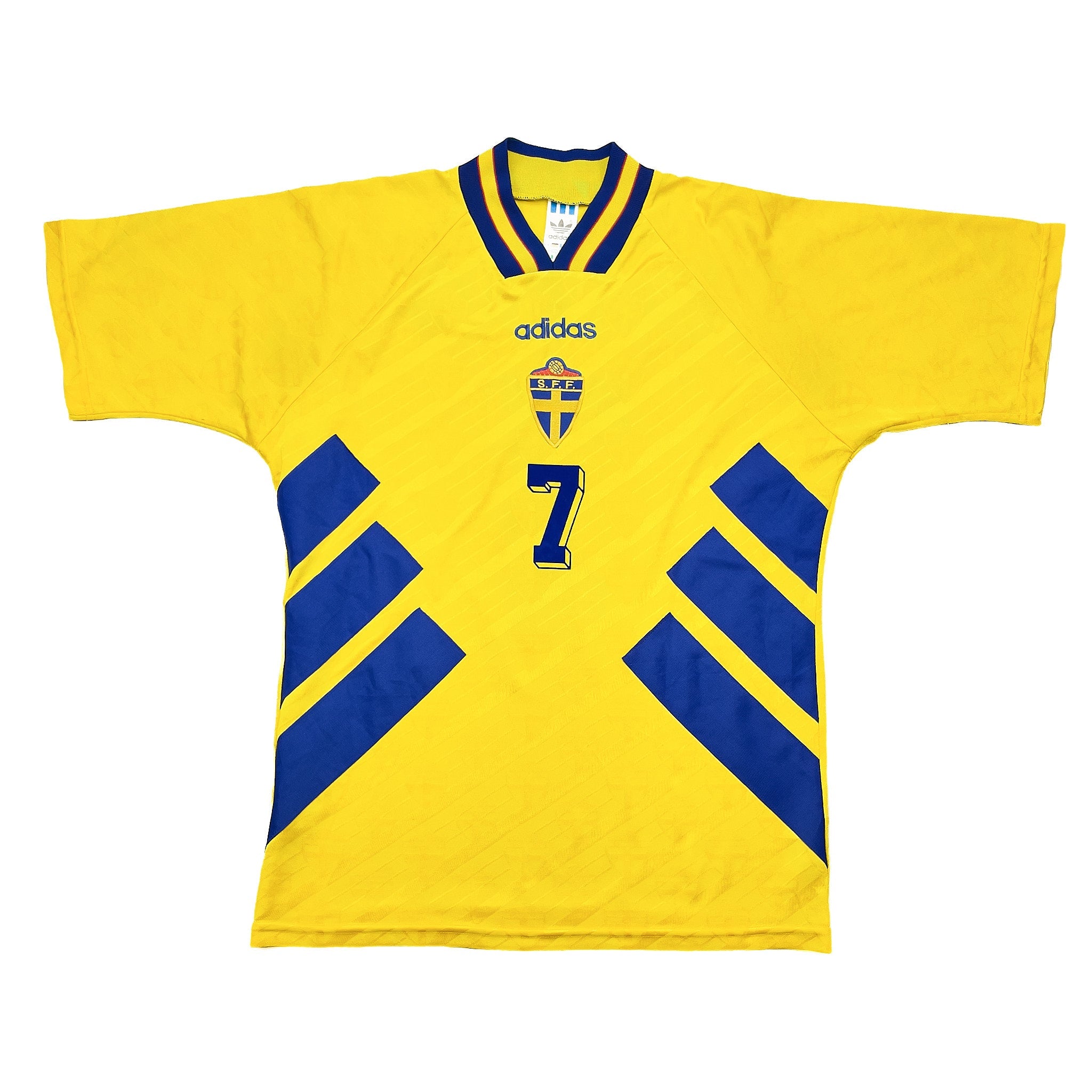 Buy 1994/95 Sweden Larsson 7 Home Shirt (M) Adidas ~ Free worldwide shipping ~ Authentic Vintage Football Shirts from Cult Kits