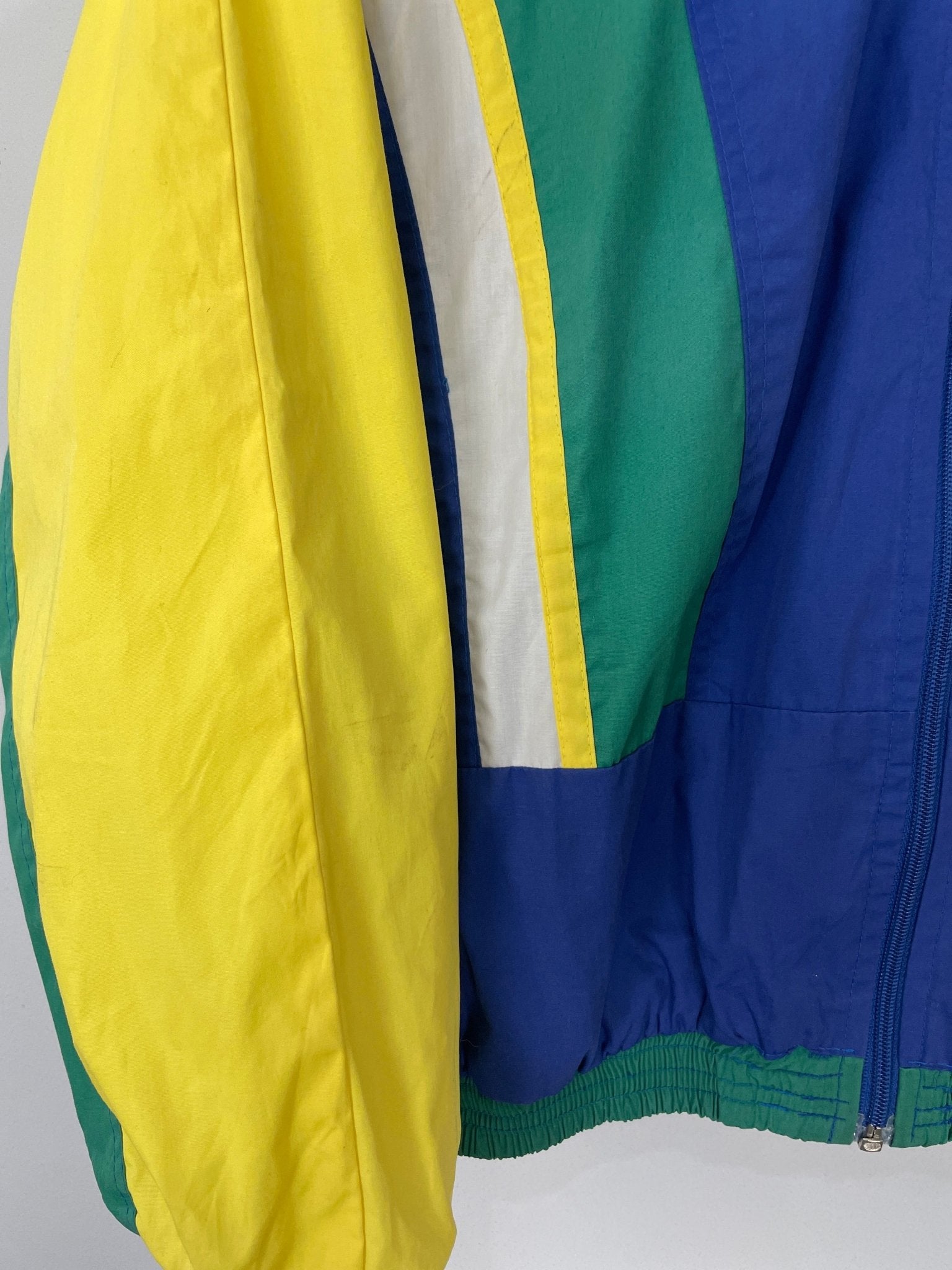 Shop 1994/96 BRAZIL TRACK JACKET (S) UMBRO, classic football shirts, vintage football shirts & retro soccer jerseys at Cult Kits