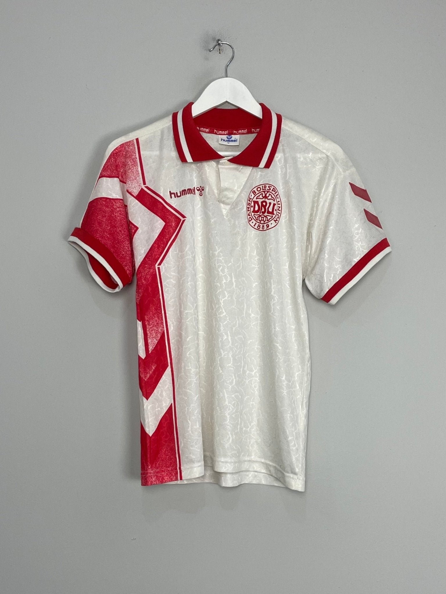 Shop 1994/96 DENMARK AWAY SHIRT (M) HUMMEL, classic football shirts, vintage football shirts & retro soccer jerseys at Cult Kits