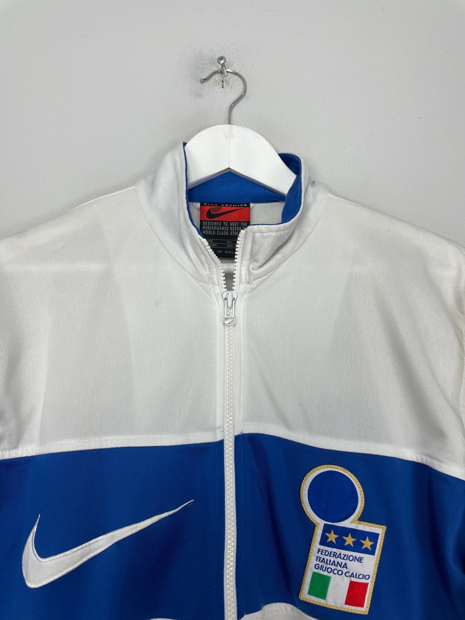 Shop 1994/96 ITALY TRACK JACKET (XL) NIKE, classic football shirts, vintage football shirts & retro soccer jerseys at Cult Kits