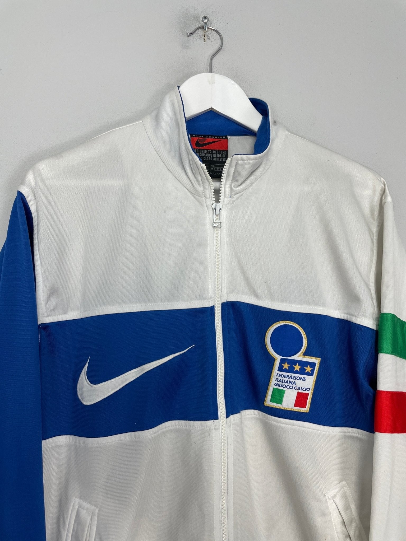 Shop 1994/96 ITALY TRACK JACKET (XL) NIKE, classic football shirts, vintage football shirts & retro soccer jerseys at Cult Kits