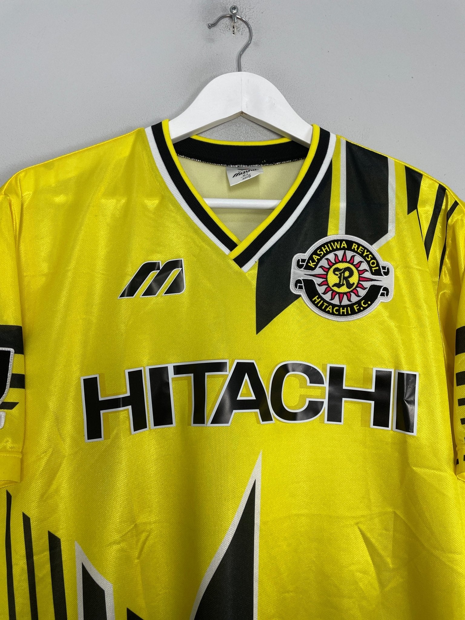 Shop 1994/96 KASHIWA REYSOL HOME SHIRT (L) MIZUNO, classic football shirts, vintage football shirts & retro soccer jerseys at Cult Kits