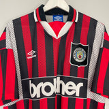 Shop 1994/96 MANCHESTER CITY AWAY SHIRT (XL) UMBRO, classic football shirts, vintage football shirts & retro soccer jerseys at Cult Kits