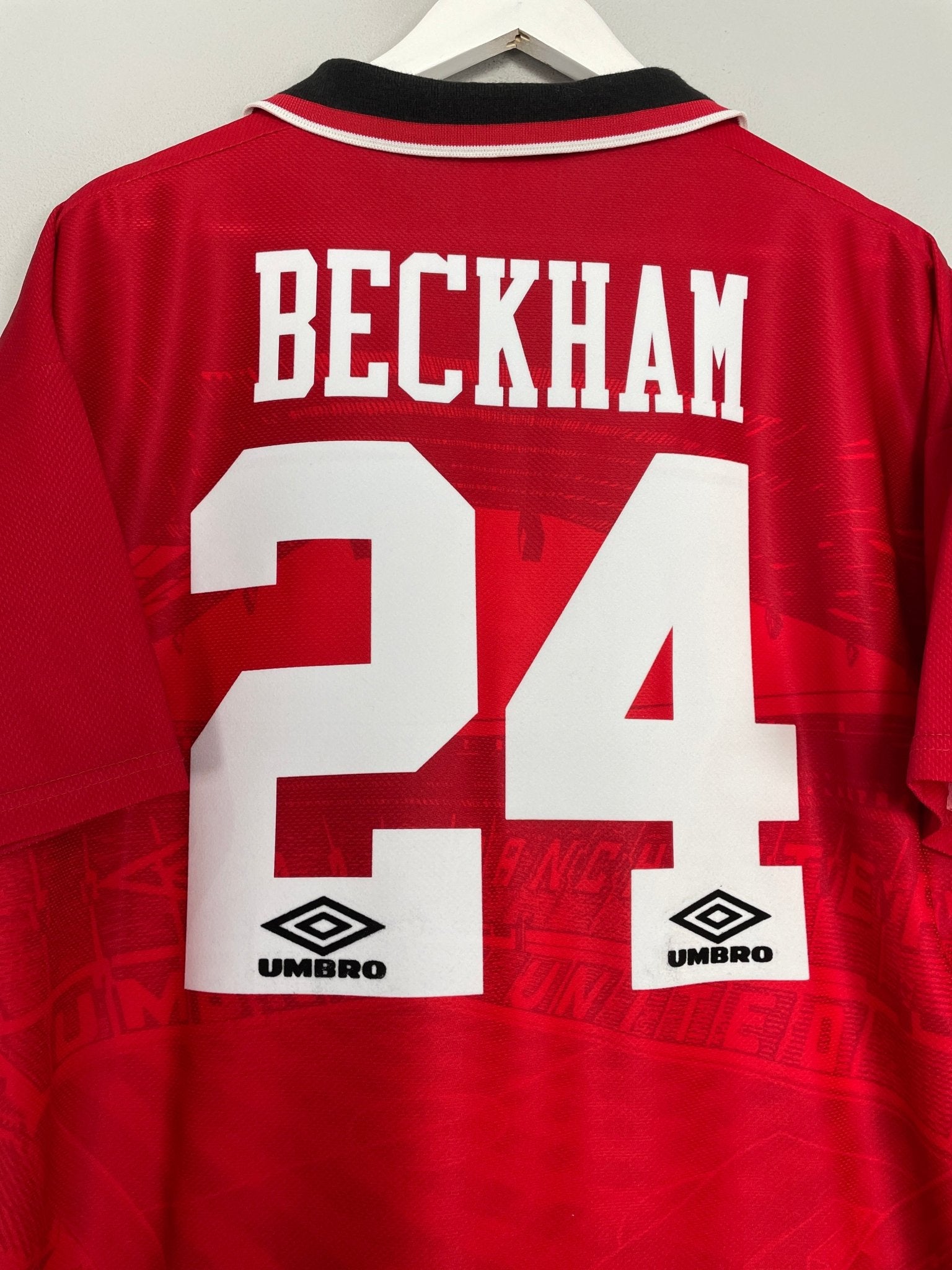 Shop 1994/96 MANCHESTER UNITED BECKHAM #24 HOME SHIRT (L) UMBRO, classic football shirts, vintage football shirts & retro soccer jerseys at Cult Kits