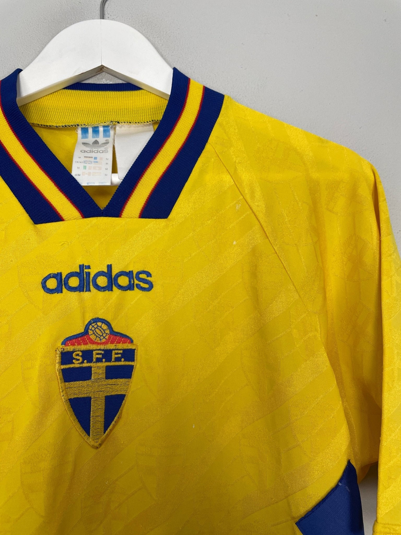 Shop 1994/96 SWEDEN HOME SHIRT (M) ADIDAS, classic football shirts, vintage football shirts & retro soccer jerseys at Cult Kits