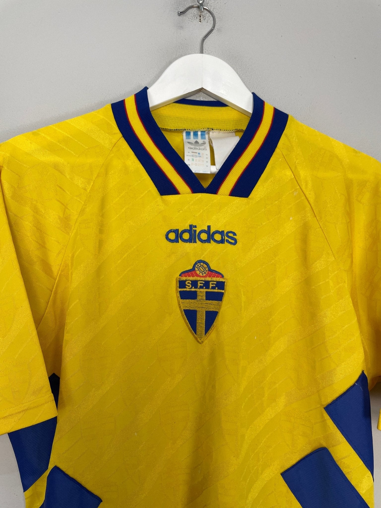 Shop 1994/96 SWEDEN HOME SHIRT (M) ADIDAS, classic football shirts, vintage football shirts & retro soccer jerseys at Cult Kits