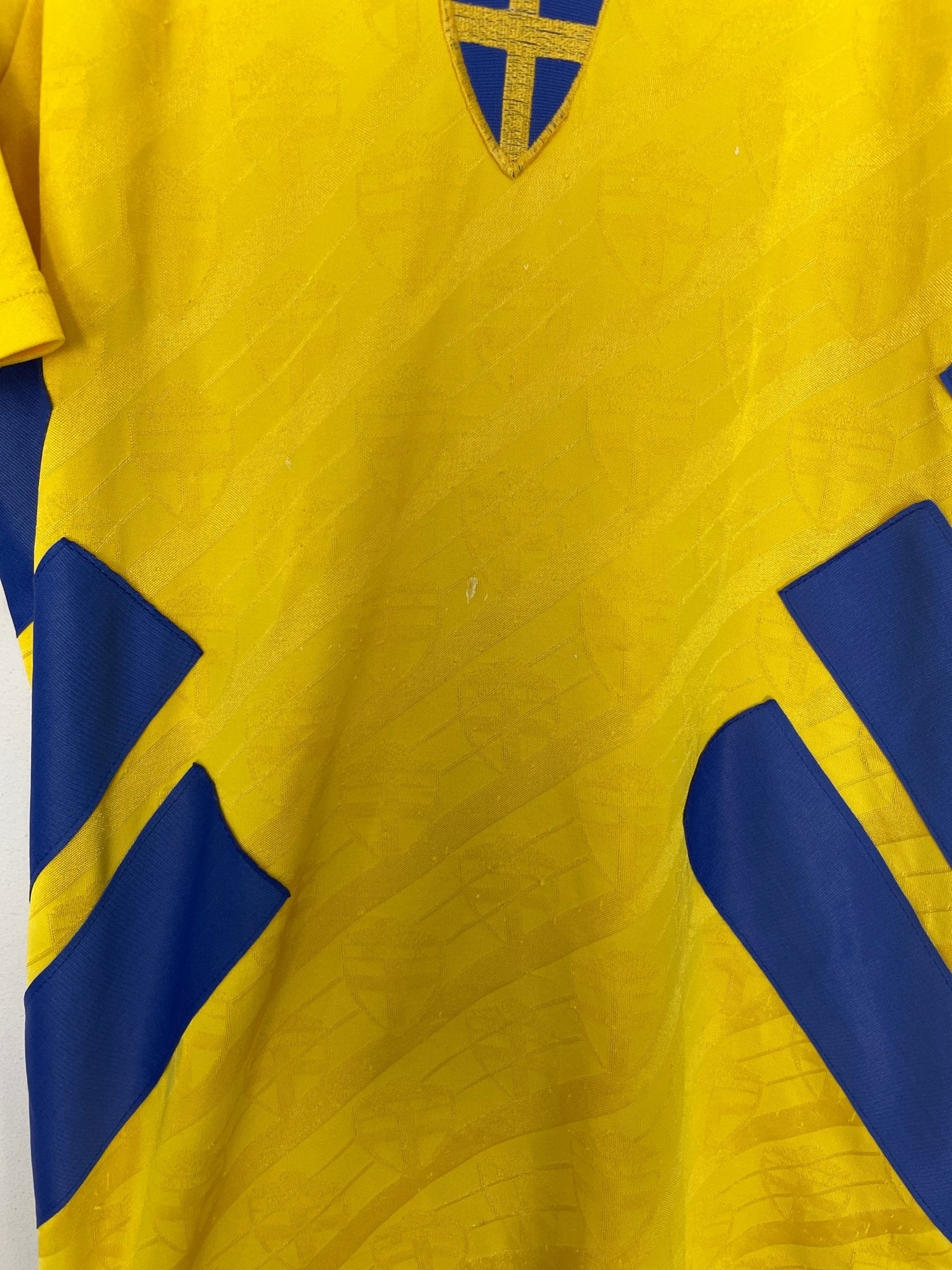 Shop 1994/96 SWEDEN HOME SHIRT (M) ADIDAS, classic football shirts, vintage football shirts & retro soccer jerseys at Cult Kits