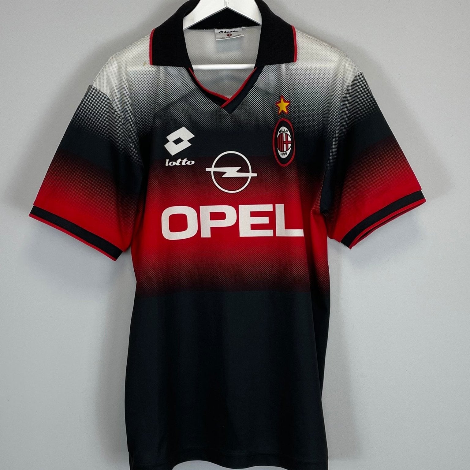 Shop 1995/96 AC MILAN TRAINING SHIRT (L) LOTTO, classic football shirts, vintage football shirts & retro soccer jerseys at Cult Kits