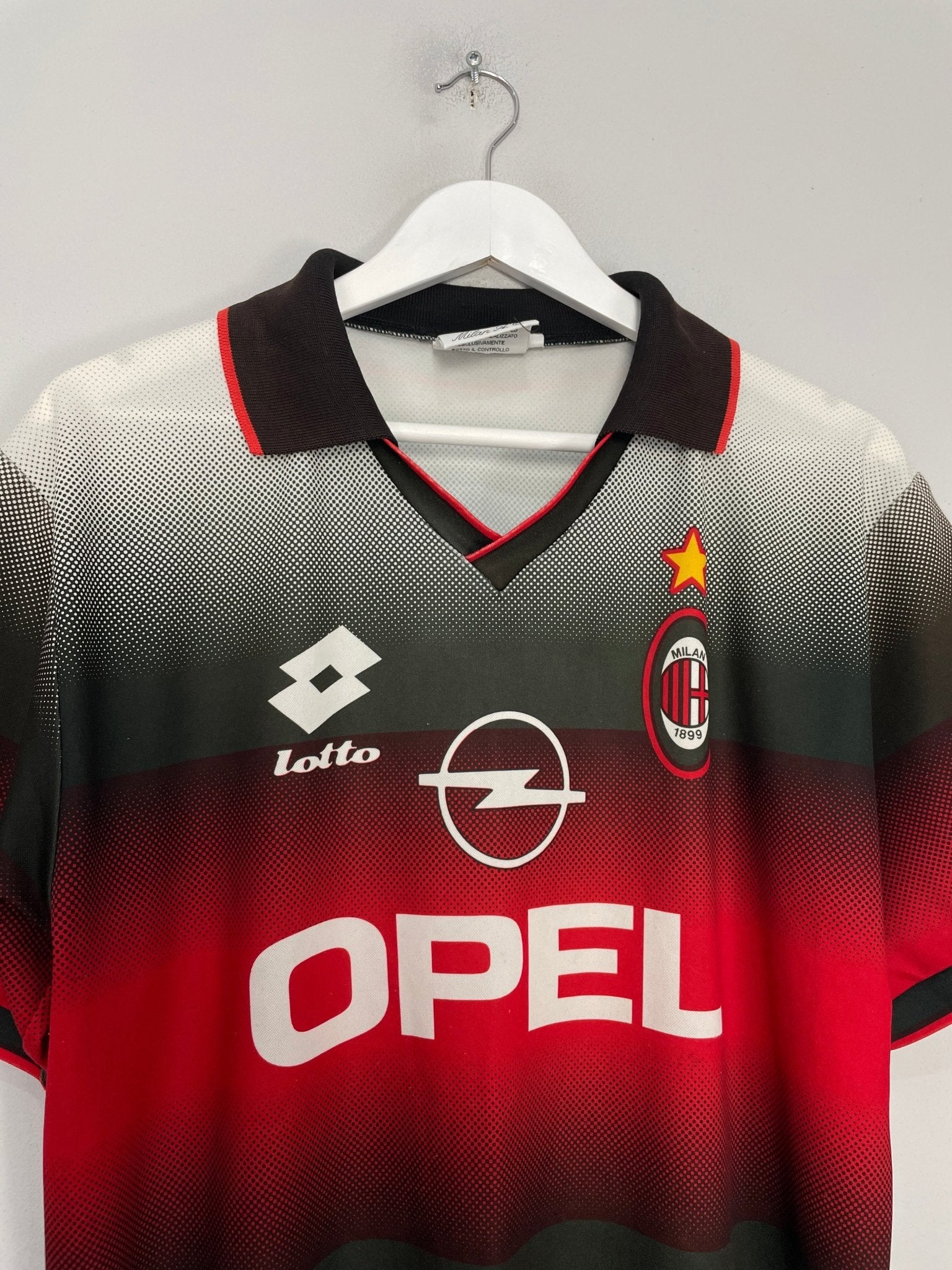 Shop 1995/96 AC MILAN TRAINING SHIRT (L) LOTTO, classic football shirts, vintage football shirts & retro soccer jerseys at Cult Kits