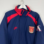 Shop 1995/96 ARSENAL BENCH COAT (L) NIKE, classic football shirts, vintage football shirts & retro soccer jerseys at Cult Kits