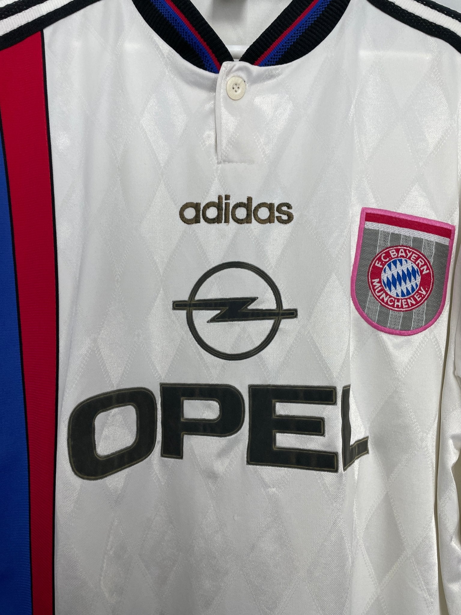 Shop 1995/96 BAYERN MUNICH AWAY SHIRT (XL) ADIDAS, classic football shirts, vintage football shirts & retro soccer jerseys at Cult Kits