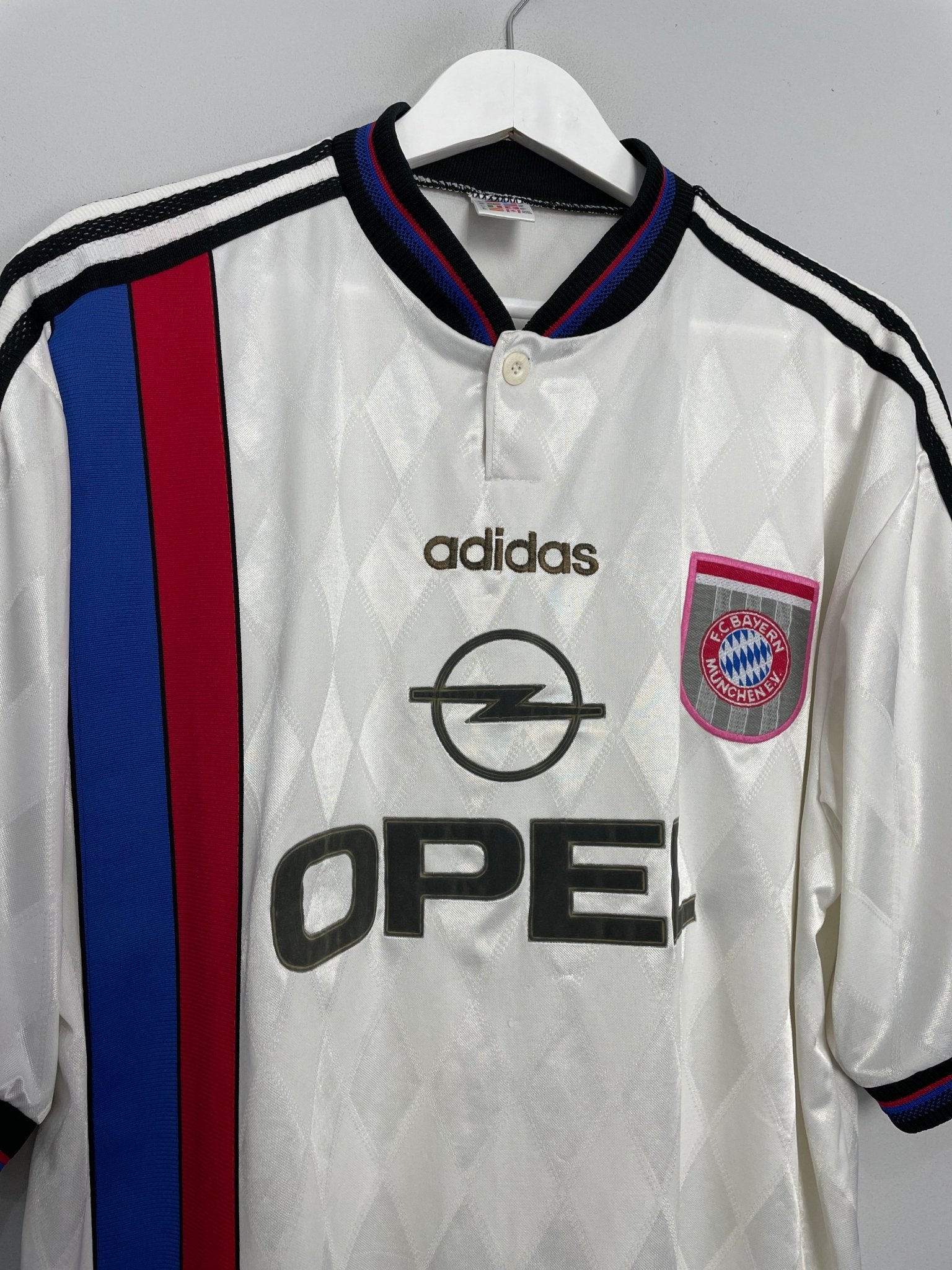 Shop 1995/96 BAYERN MUNICH AWAY SHIRT (XL) ADIDAS, classic football shirts, vintage football shirts & retro soccer jerseys at Cult Kits