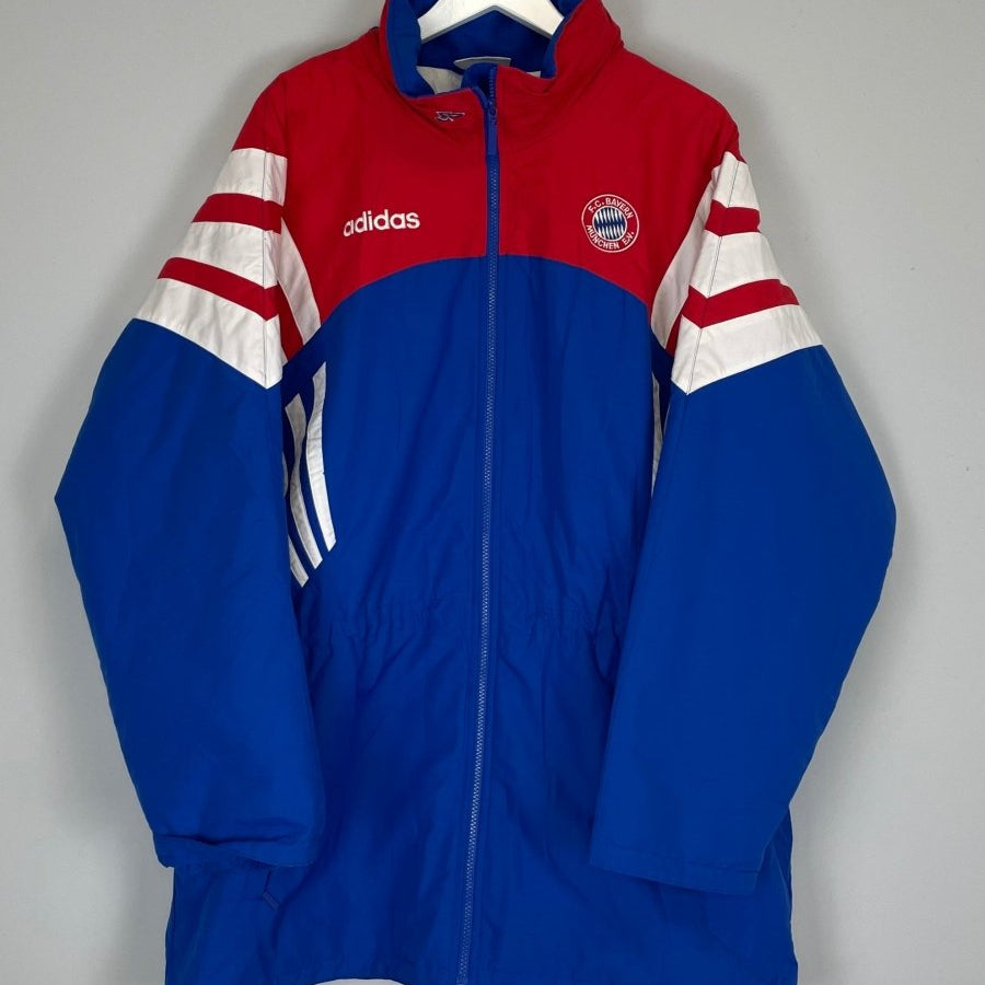 1995/96 BAYERN MUNICH BENCH COAT (L) ADIDAS - Cult Kits - Large - Buy Vintage Football Shirts, Authentic Retro Football Shirts For Sale, Classic Football Shirts & Soccer Jersey