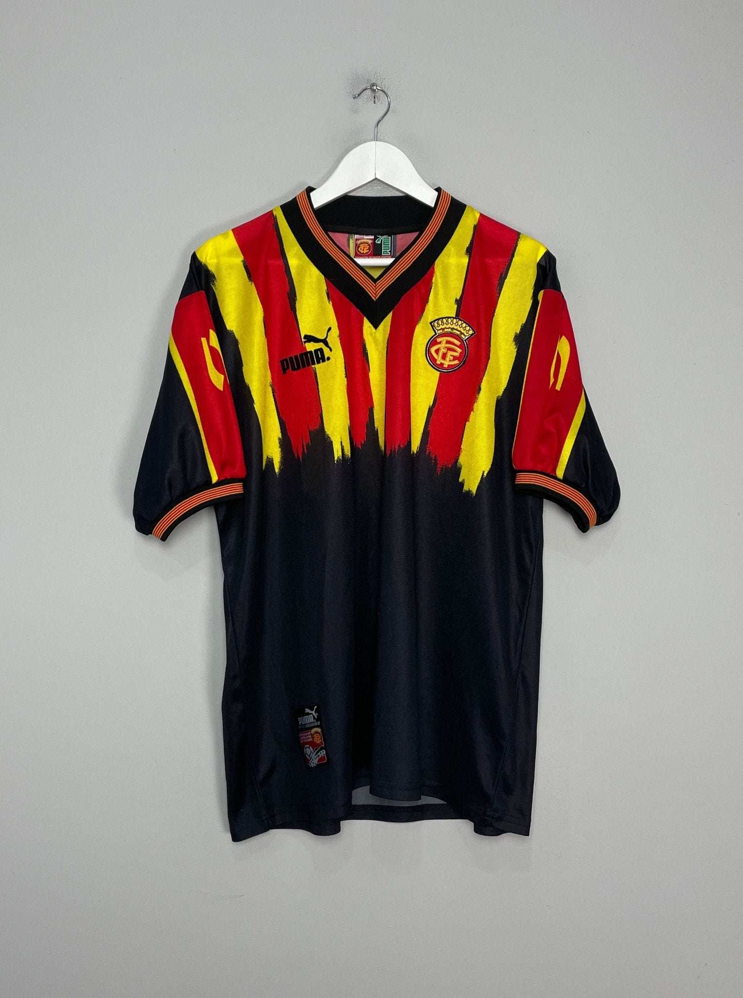 Shop 1995/96 CATALUNYA AWAY SHIRT (XL) PUMA, classic football shirts, vintage football shirts & retro soccer jerseys at Cult Kits