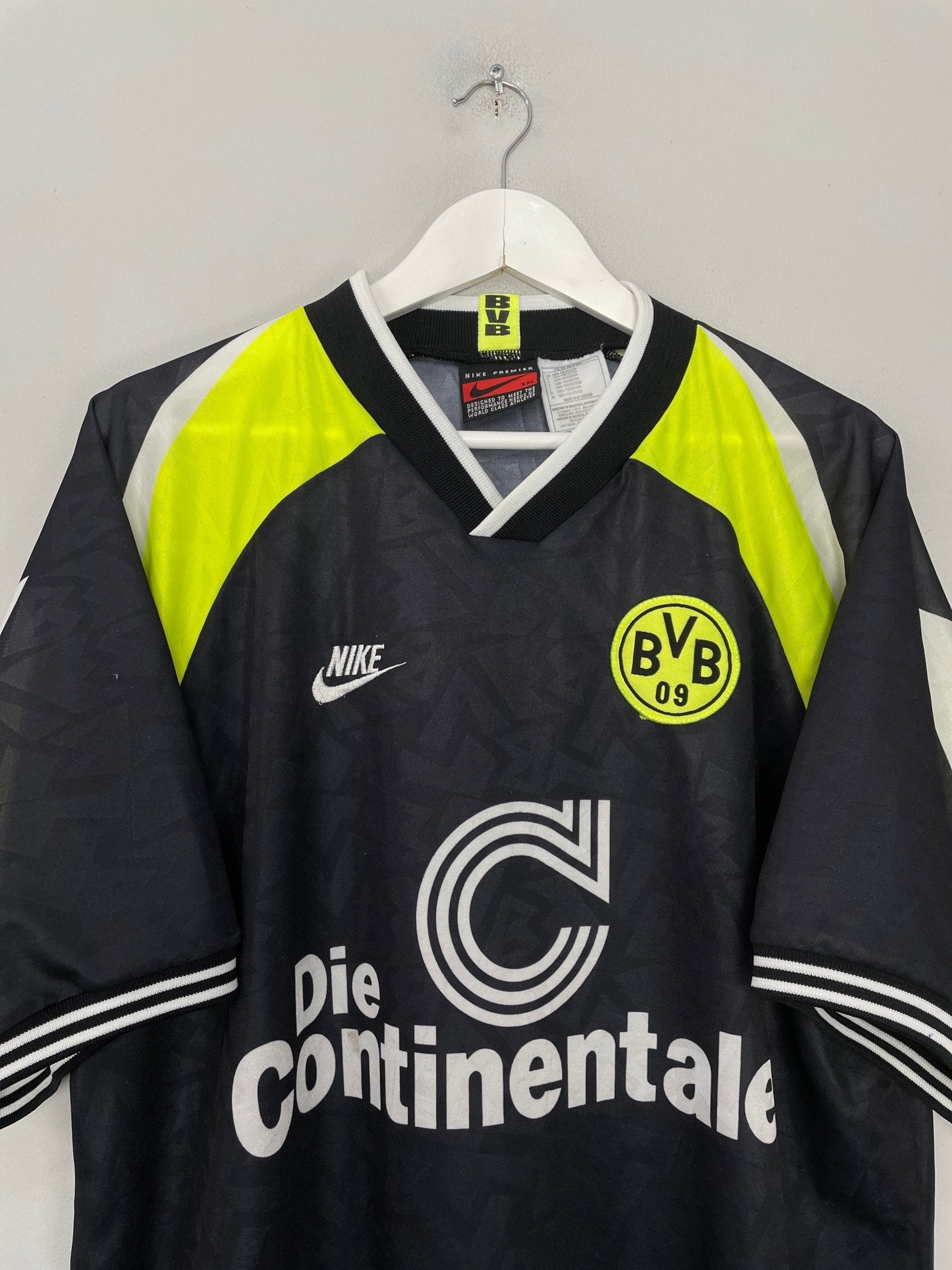 Shop 1995/96 DORTMUND AWAY SHIRT (XXL) NIKE, classic football shirts, vintage football shirts & retro soccer jerseys at Cult Kits