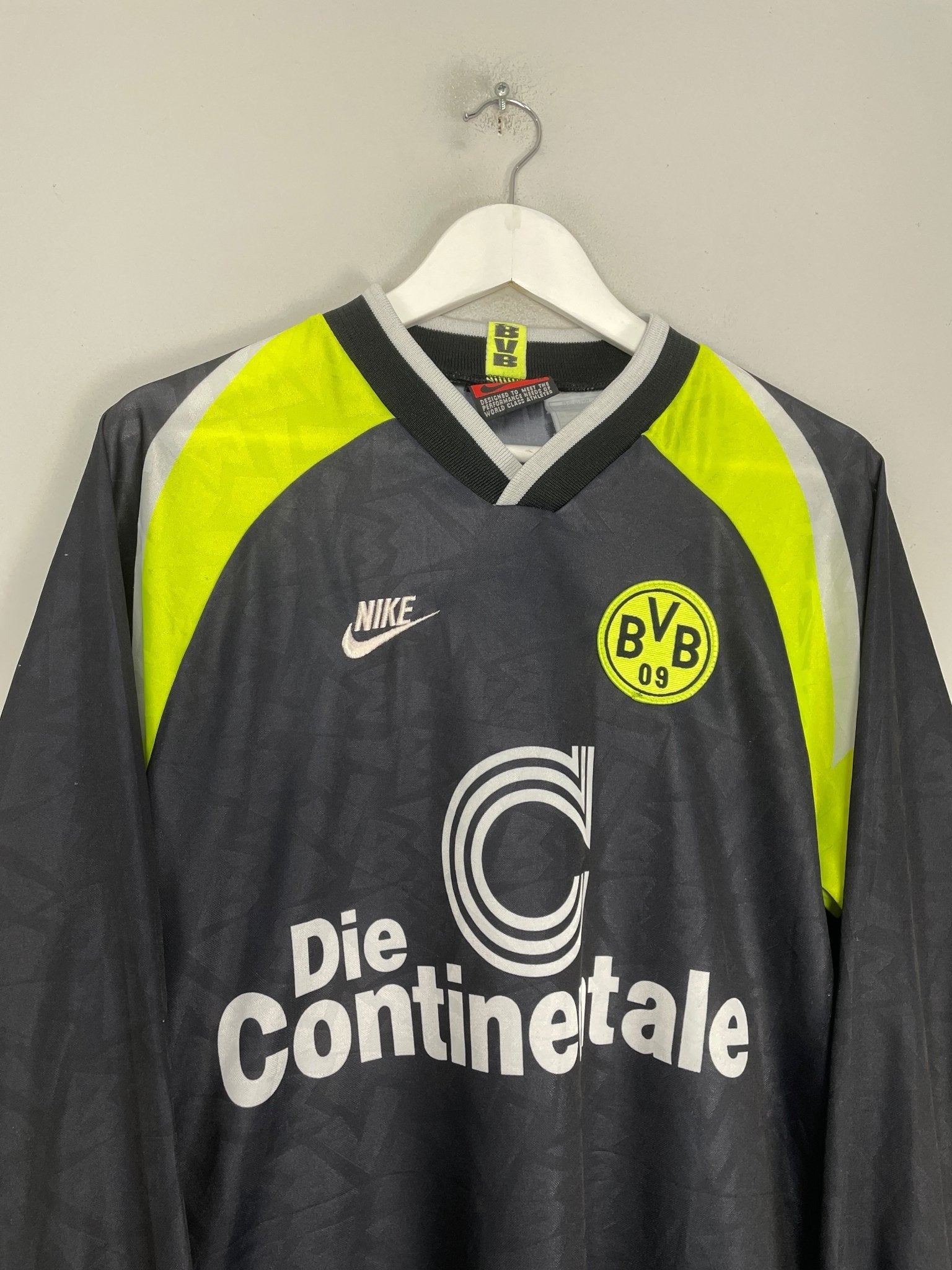Shop 1995/96 DORTMUND L/S AWAY SHIRT (M) NIKE, classic football shirts, vintage football shirts & retro soccer jerseys at Cult Kits