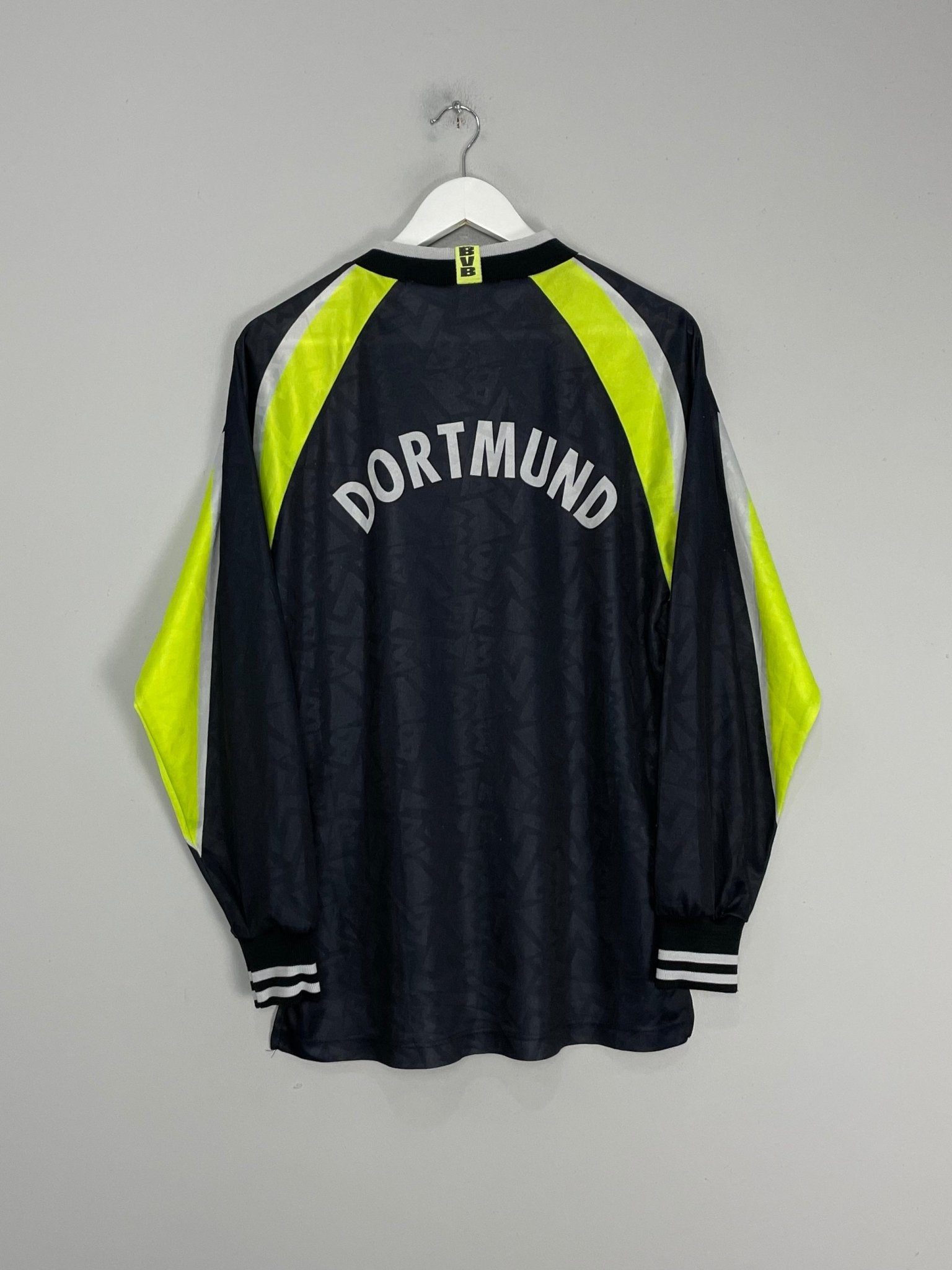Shop 1995/96 DORTMUND L/S AWAY SHIRT (M) NIKE, classic football shirts, vintage football shirts & retro soccer jerseys at Cult Kits