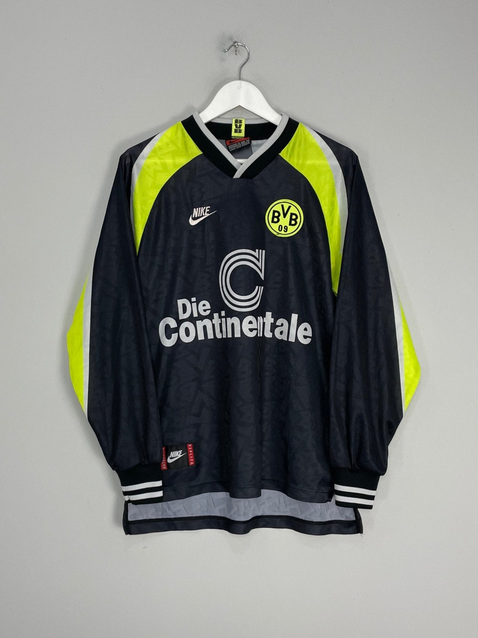 Shop 1995/96 DORTMUND L/S AWAY SHIRT (M) NIKE, classic football shirts, vintage football shirts & retro soccer jerseys at Cult Kits