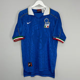 Shop 1995/96 ITALY HOME SHIRT (M) NIKE, classic football shirts, vintage football shirts & retro soccer jerseys at Cult Kits