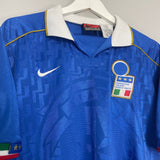Shop 1995/96 ITALY HOME SHIRT (M) NIKE, classic football shirts, vintage football shirts & retro soccer jerseys at Cult Kits