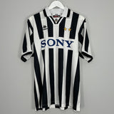 Shop 1995/96 JUVENTUS HOME SHIRT (XL) KAPPA, classic football shirts, vintage football shirts & retro soccer jerseys at Cult Kits
