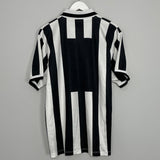 Shop 1995/96 JUVENTUS HOME SHIRT (XL) KAPPA, classic football shirts, vintage football shirts & retro soccer jerseys at Cult Kits