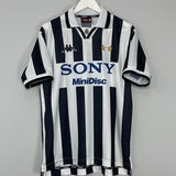 Shop 1995/96 JUVENTUS ZIDANE #21 HOME SHIRT (L) KAPPA, classic football shirts, vintage football shirts & retro soccer jerseys at Cult Kits