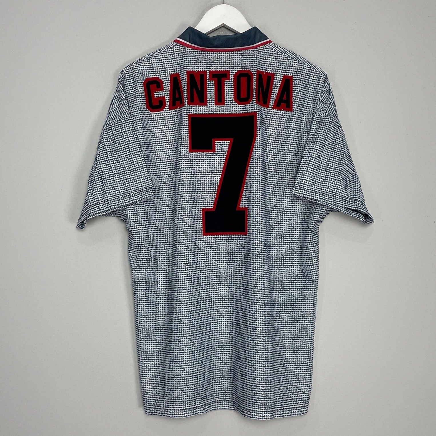 Shop 1995/96 MANCHESTER UNITED CANTONA #7 AWAY SHIRT (L) UMBRO, classic football shirts, vintage football shirts & retro soccer jerseys at Cult Kits