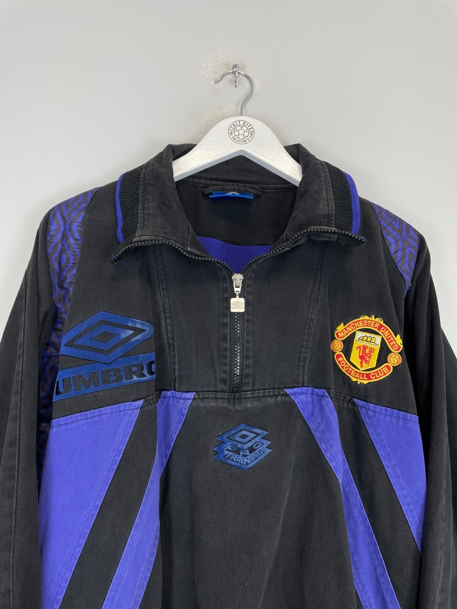 1995/96 MANCHESTER UNITED DRILL TOP (L) UMBRO - Cult Kits - Large - Buy Vintage Football Shirts, Authentic Retro Football Shirts For Sale, Classic Football Shirts & Soccer Jersey
