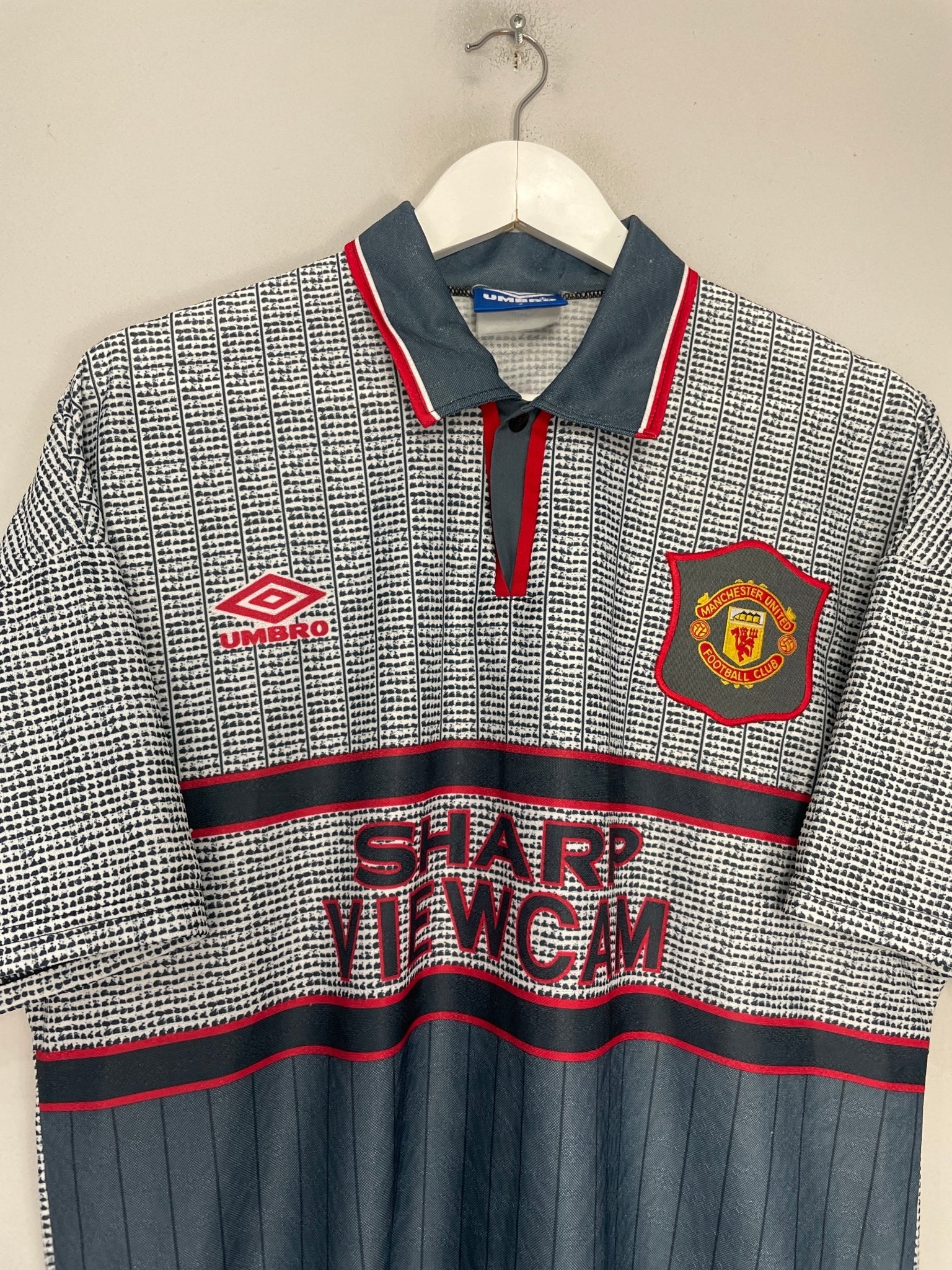 Shop 1995/96 MANCHESTER UNITED KEANE #16 AWAY SHIRT (L) UMBRO, classic football shirts, vintage football shirts & retro soccer jerseys at Cult Kits